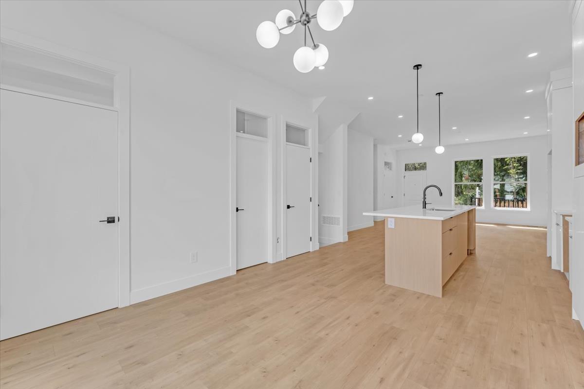 20487 74B AVENUE, Langley