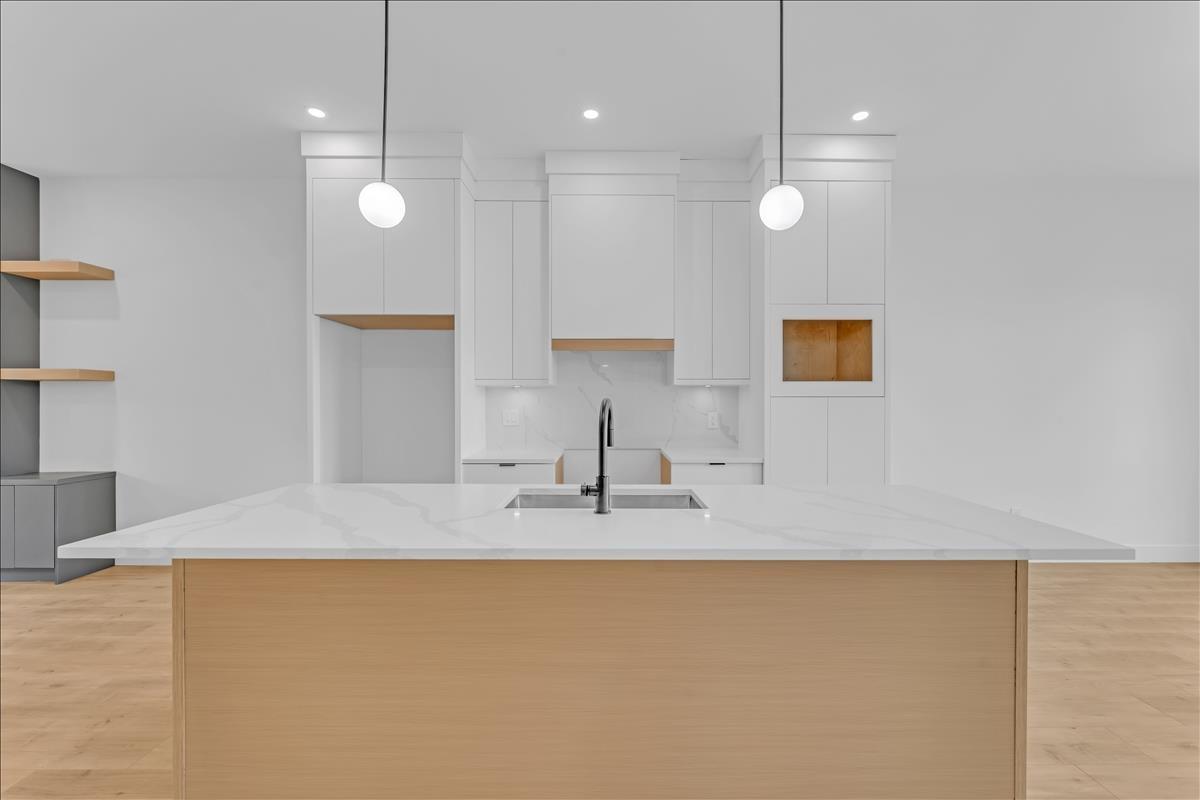 20487 74B AVENUE, Langley