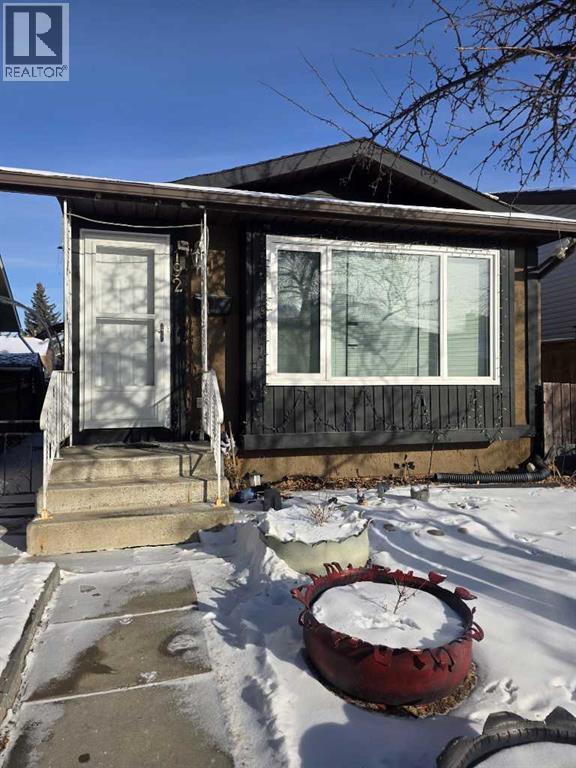 Single Family House Bungalow for Sale in  Templevale Road NE Temple Calgary 