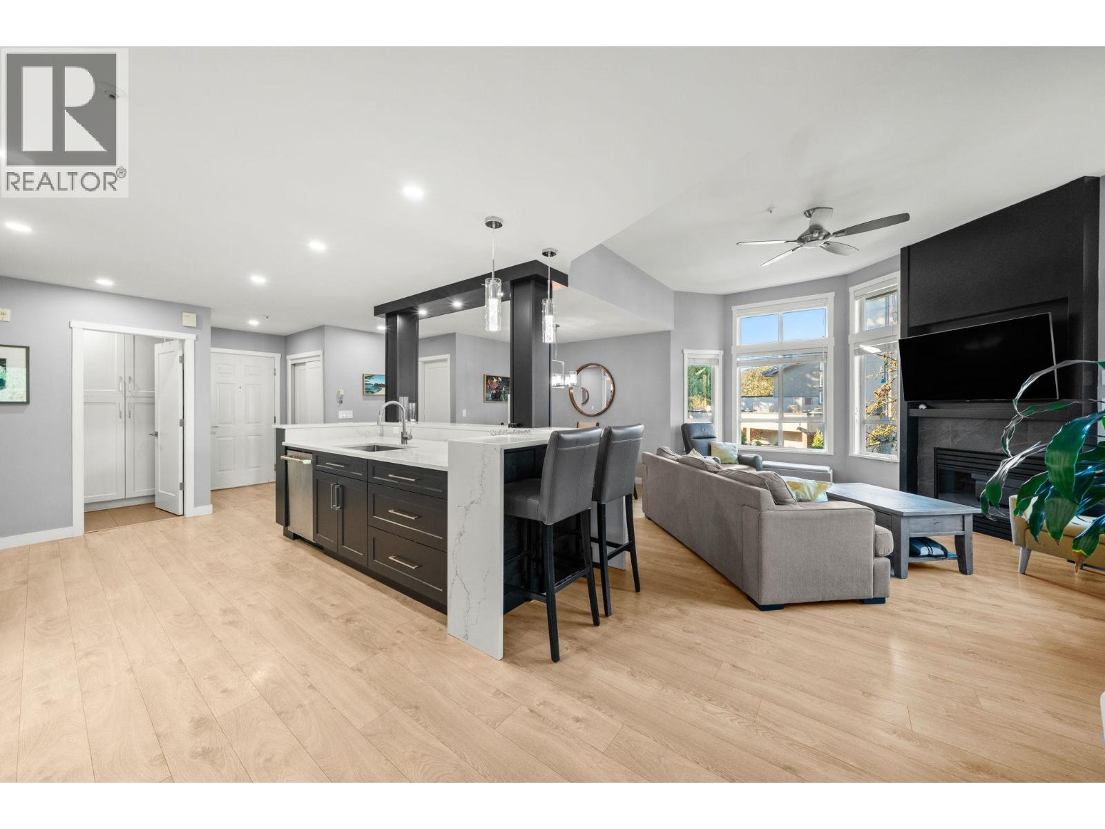 311 1150 LYNN VALLEY ROAD, North Vancouver