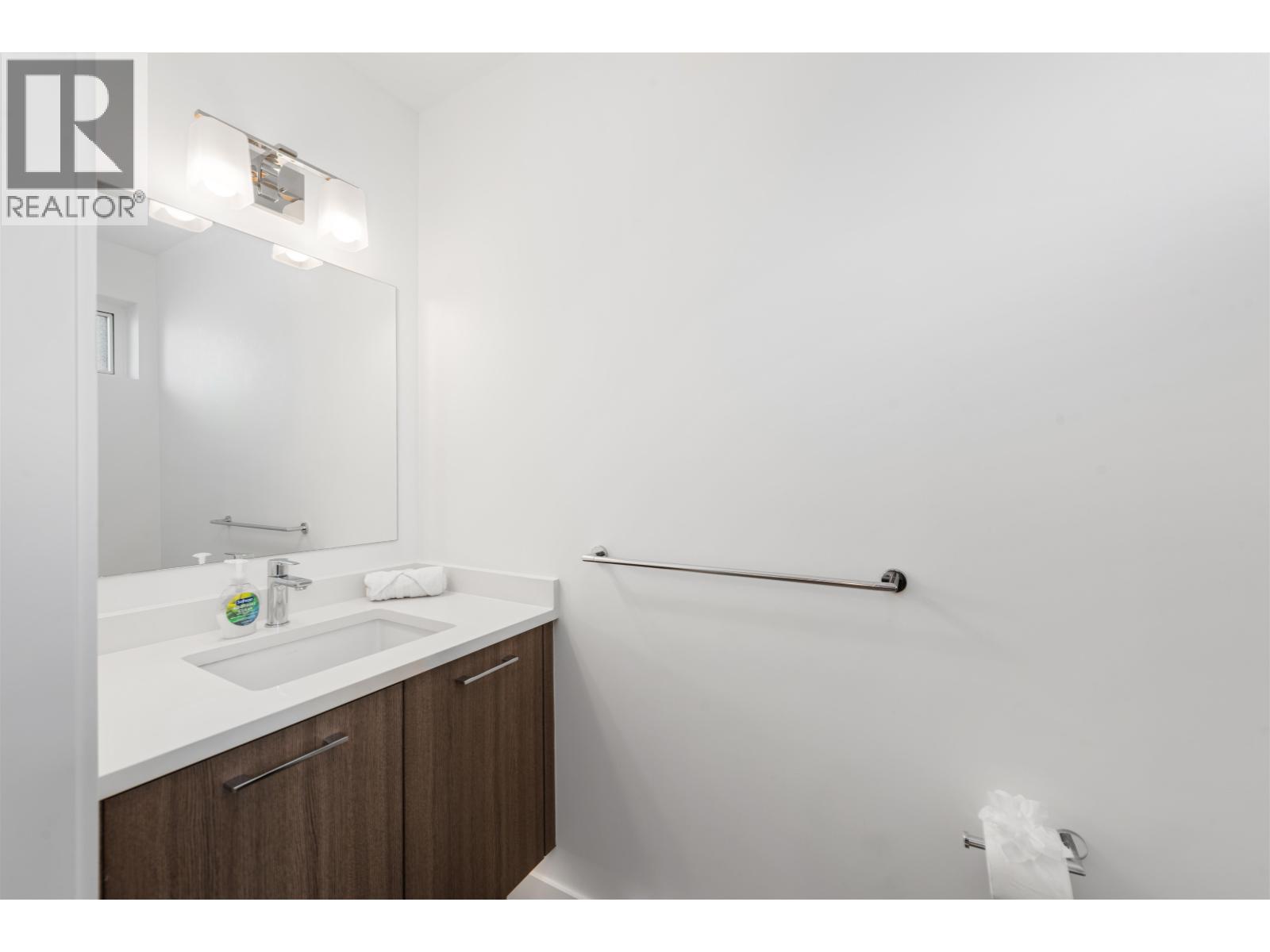 561 W 29TH AVENUE, Vancouver