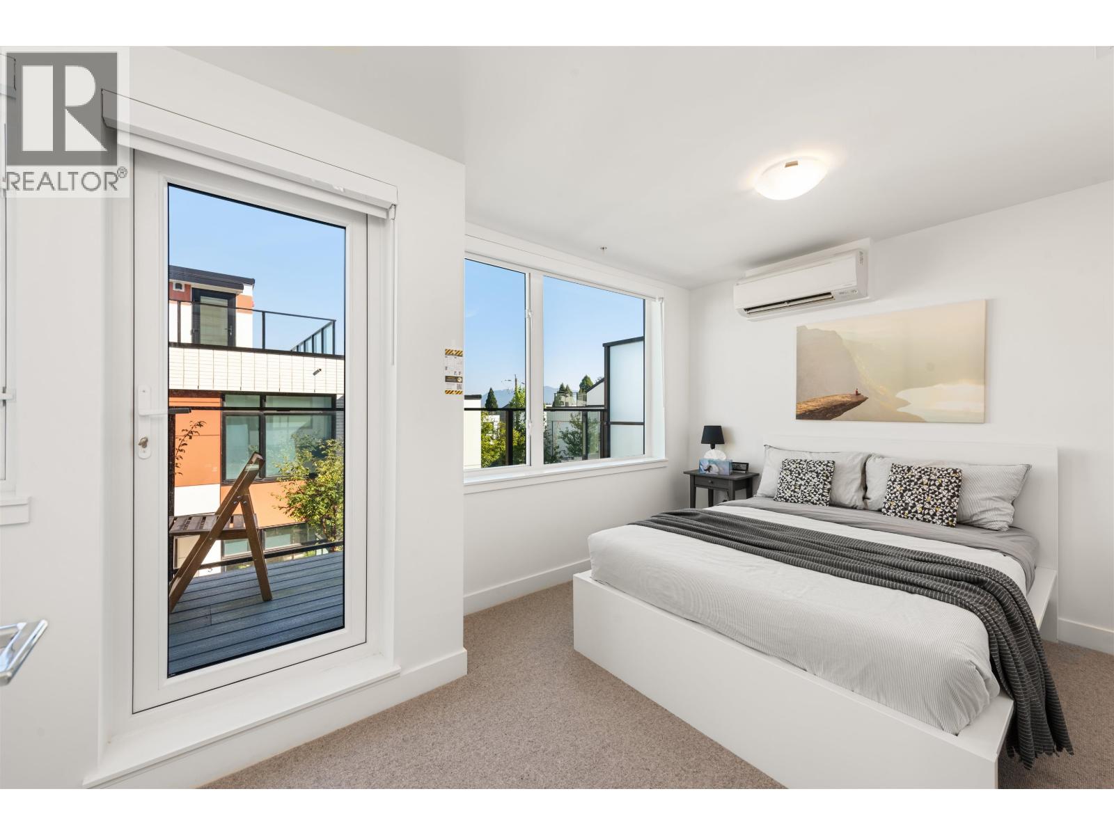 561 W 29TH AVENUE, Vancouver