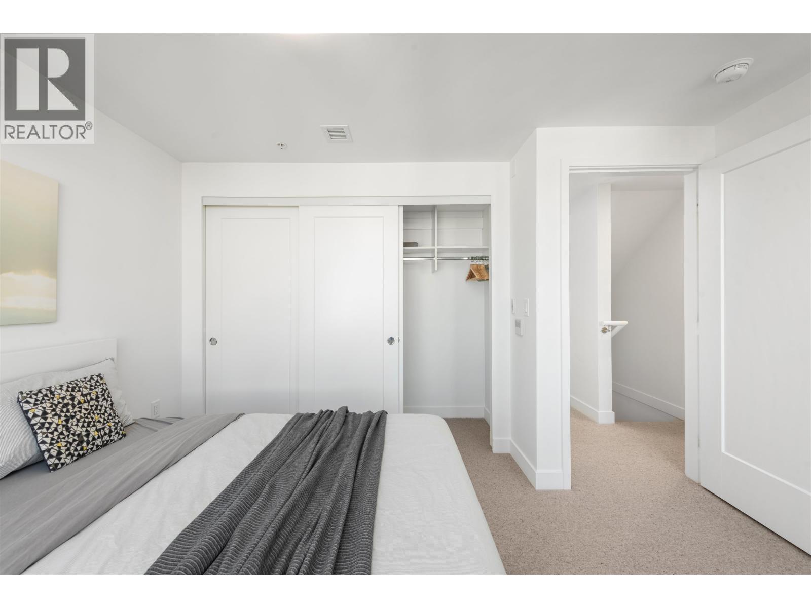 561 W 29TH AVENUE, Vancouver