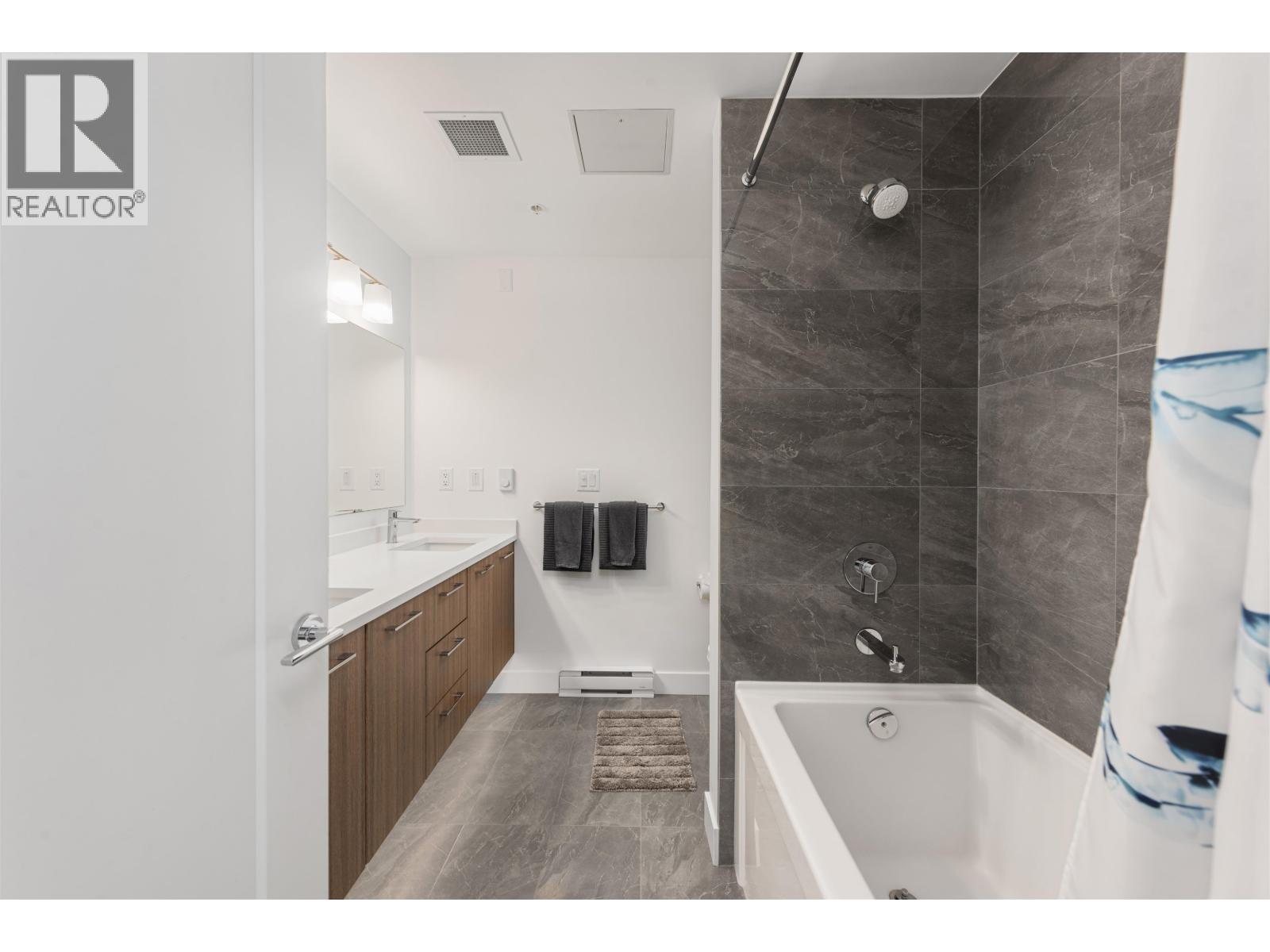 561 W 29TH AVENUE, Vancouver