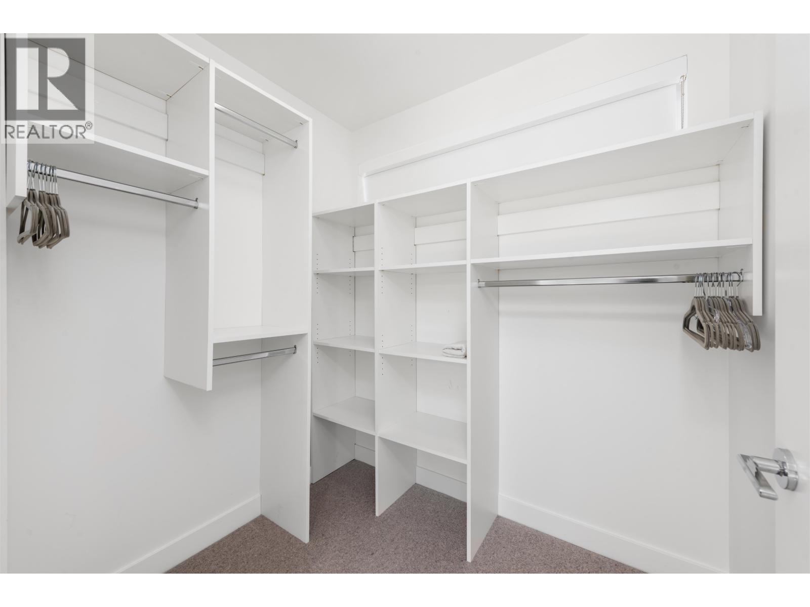 561 W 29TH AVENUE, Vancouver