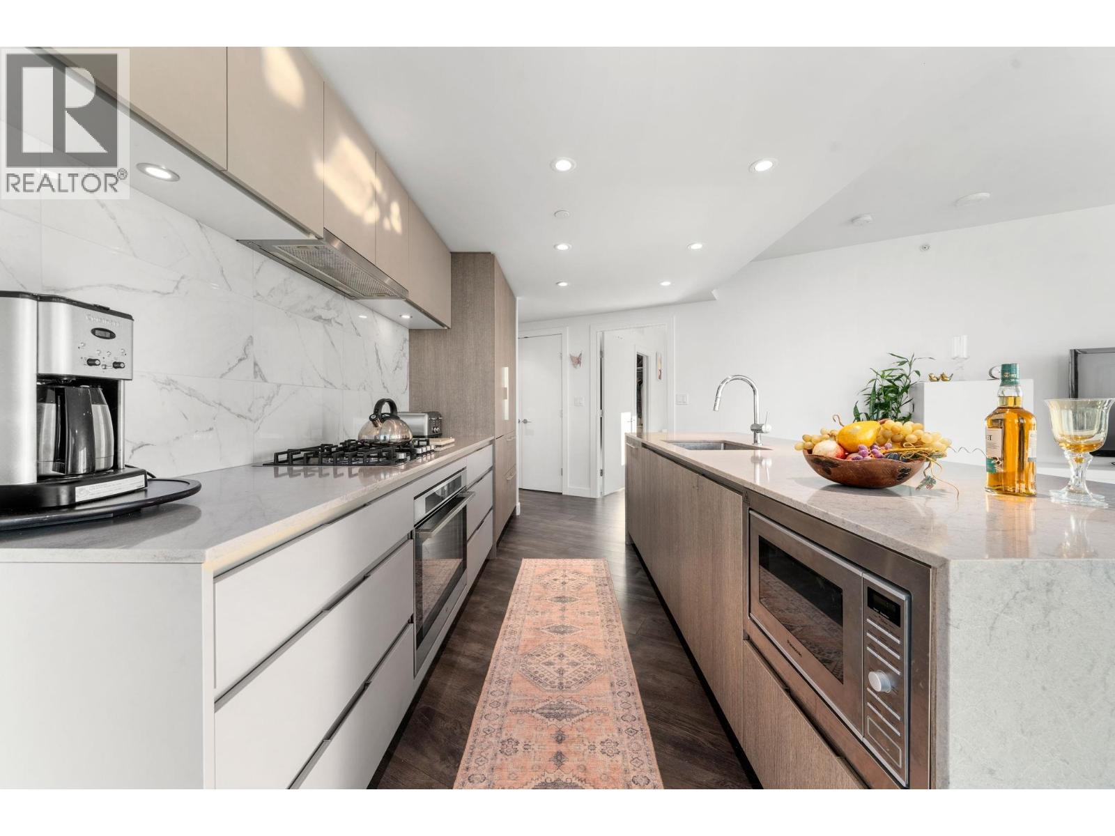 1807 1500 FERN STREET, North Vancouver