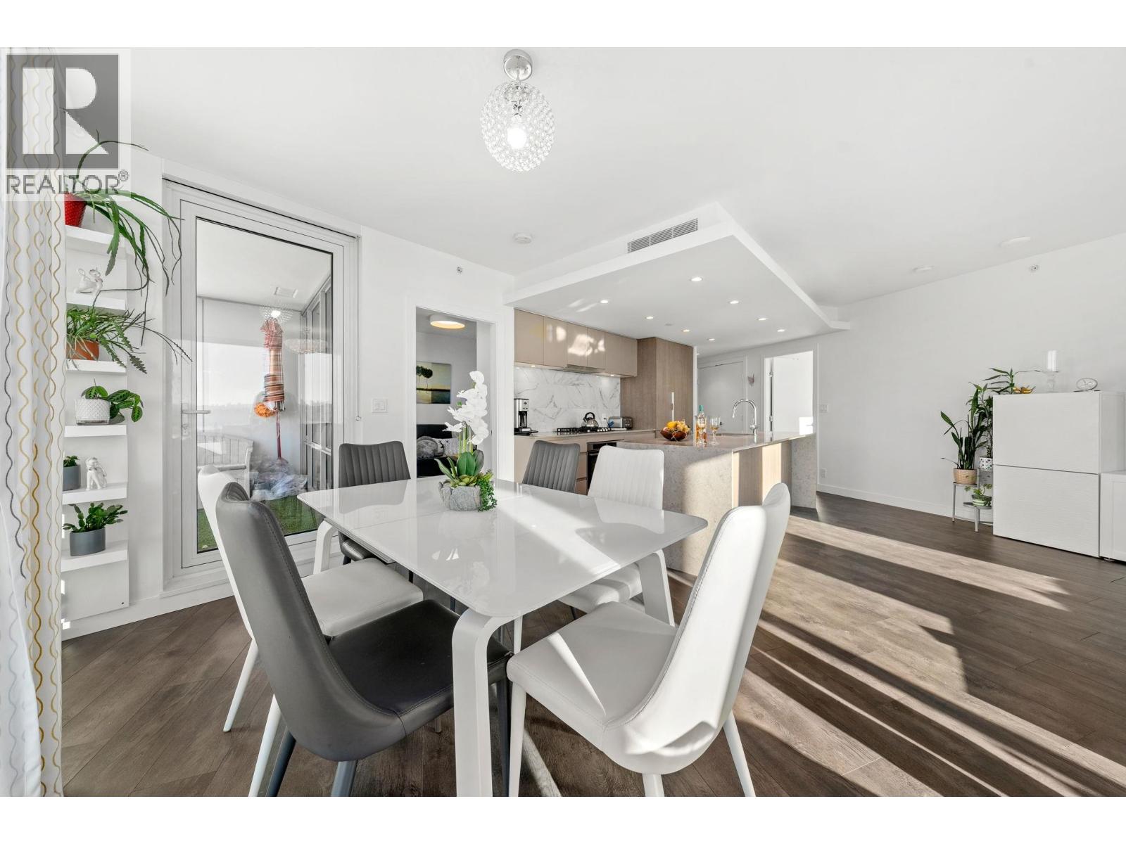 1807 1500 FERN STREET, North Vancouver