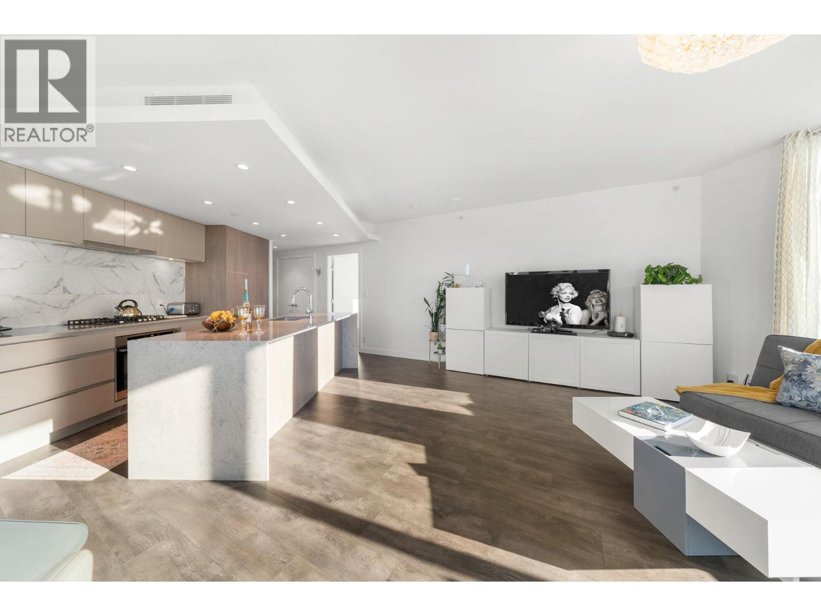 1807 1500 FERN STREET, North Vancouver