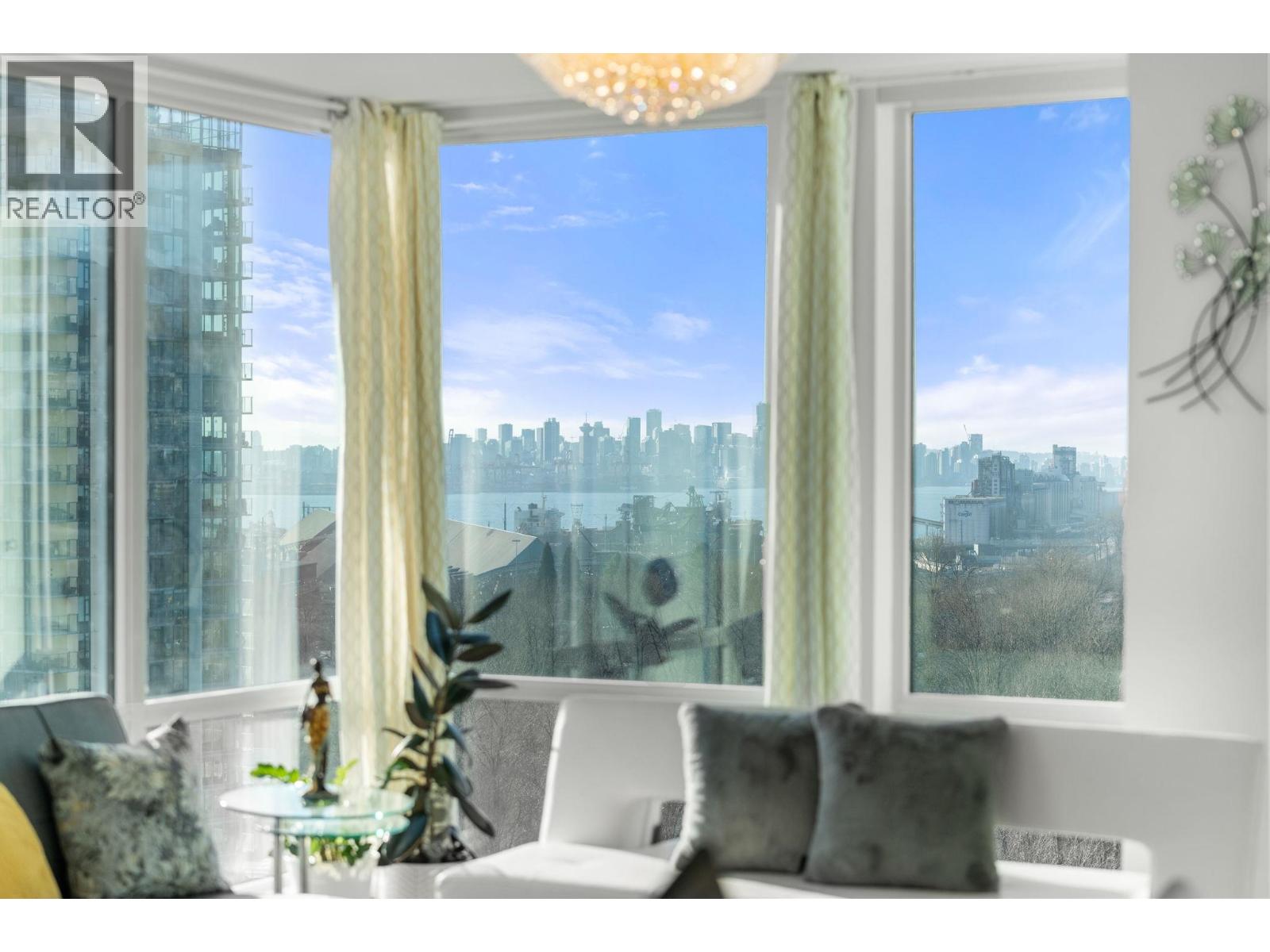 1807 1500 FERN STREET, North Vancouver