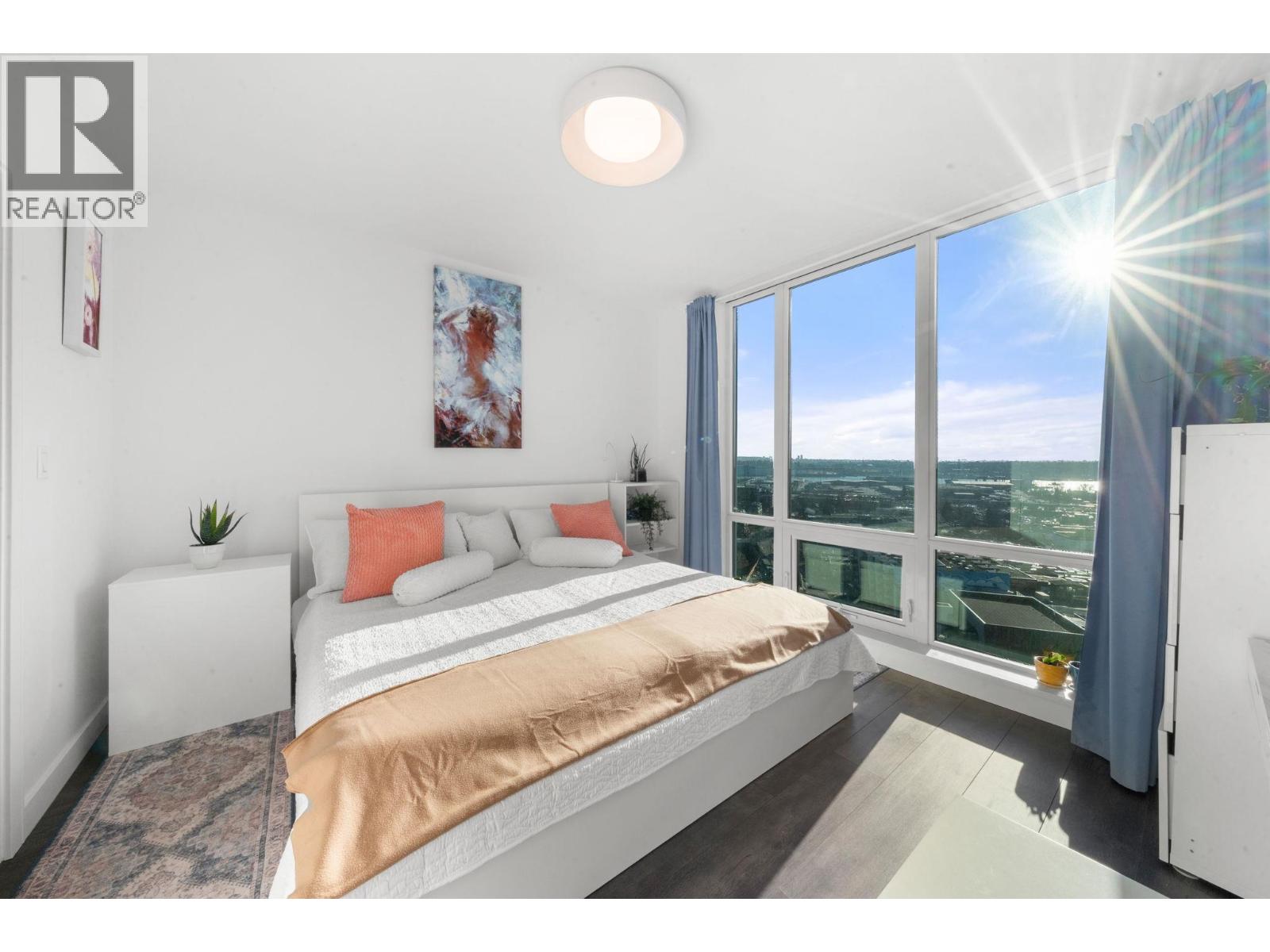 1807 1500 FERN STREET, North Vancouver