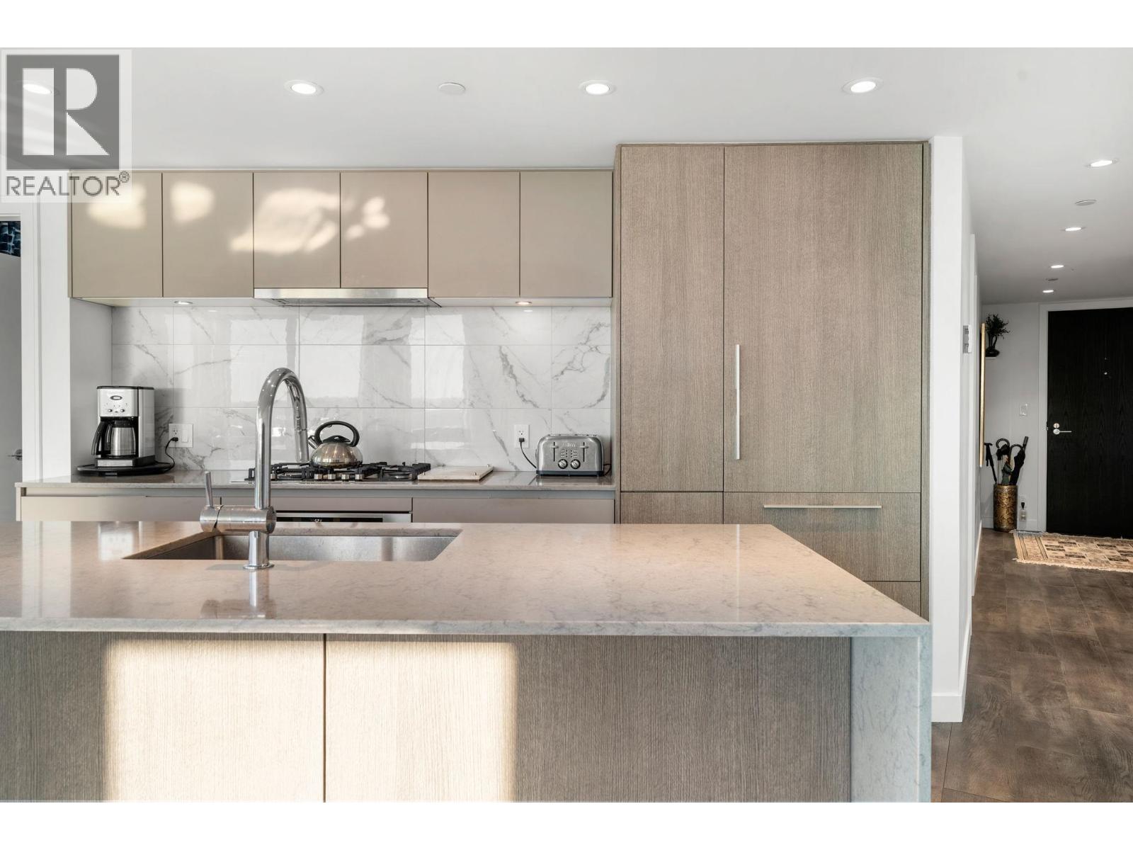 1807 1500 FERN STREET, North Vancouver