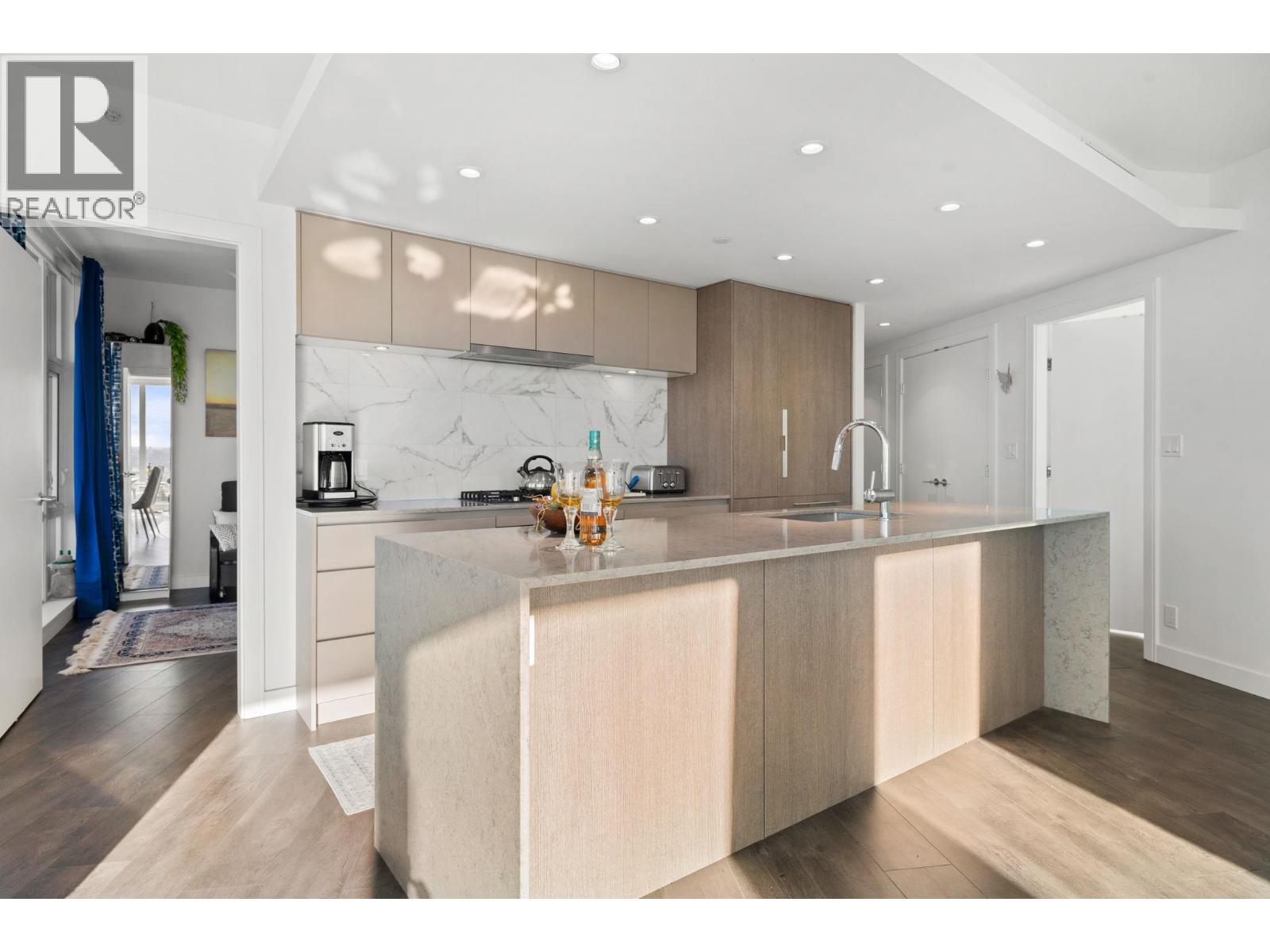 1807 1500 FERN STREET, North Vancouver