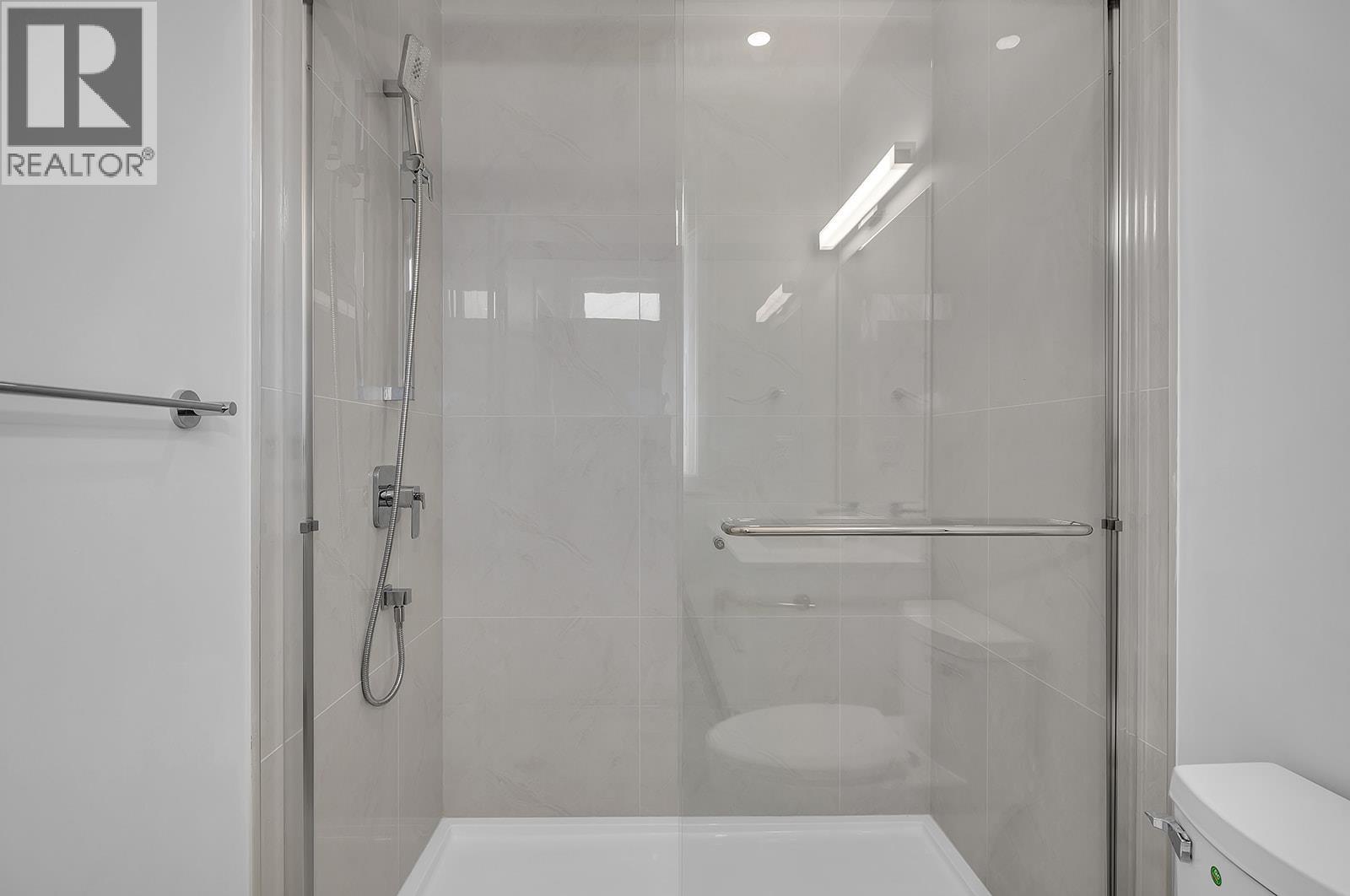 121 5300 Main Street, Kelowna