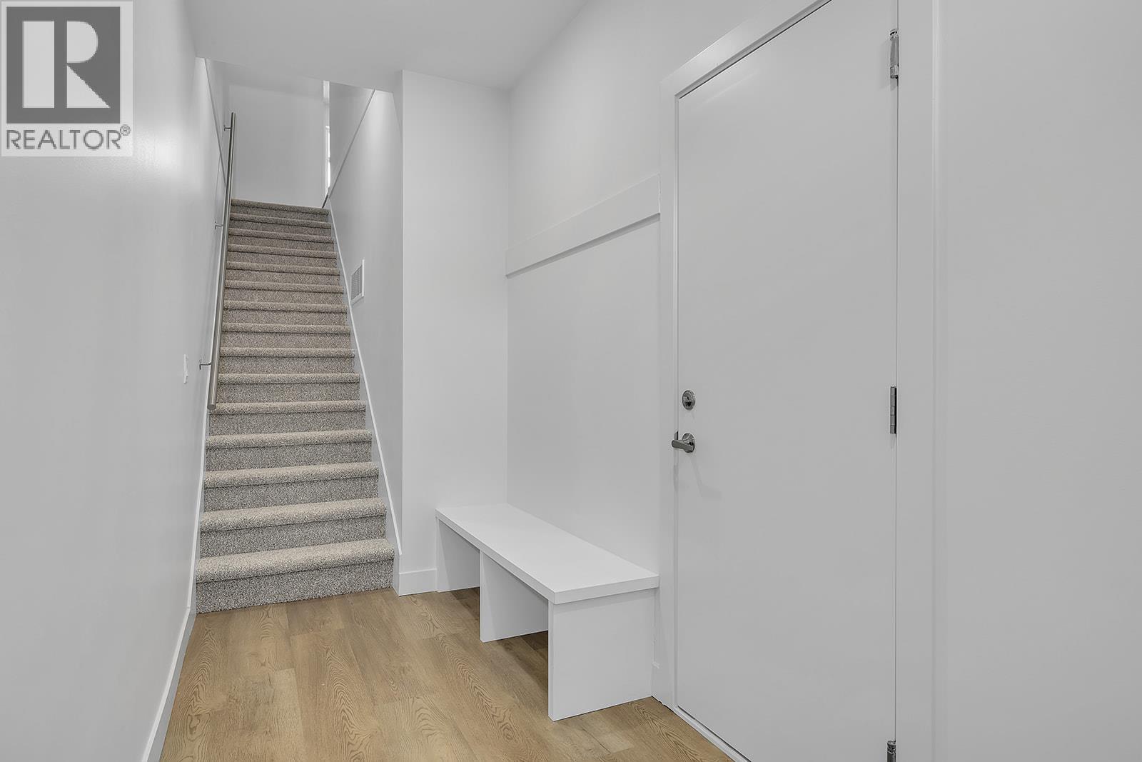 121 5300 Main Street, Kelowna