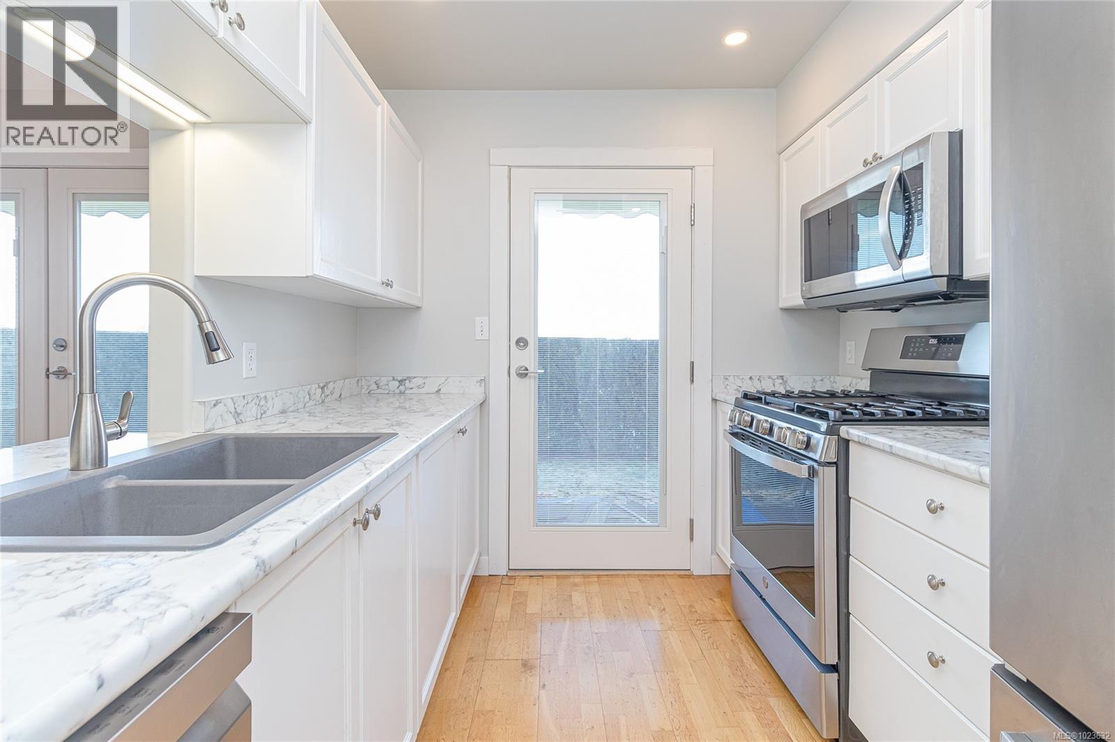 #16 9933 Chemainus Rd - 22