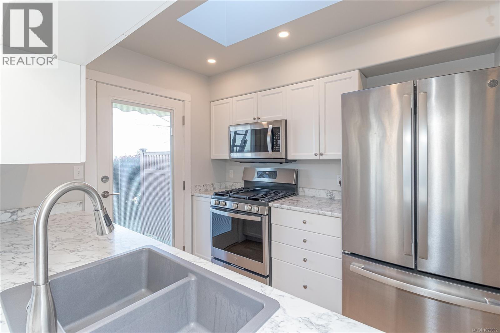 #16 9933 Chemainus Rd - 23