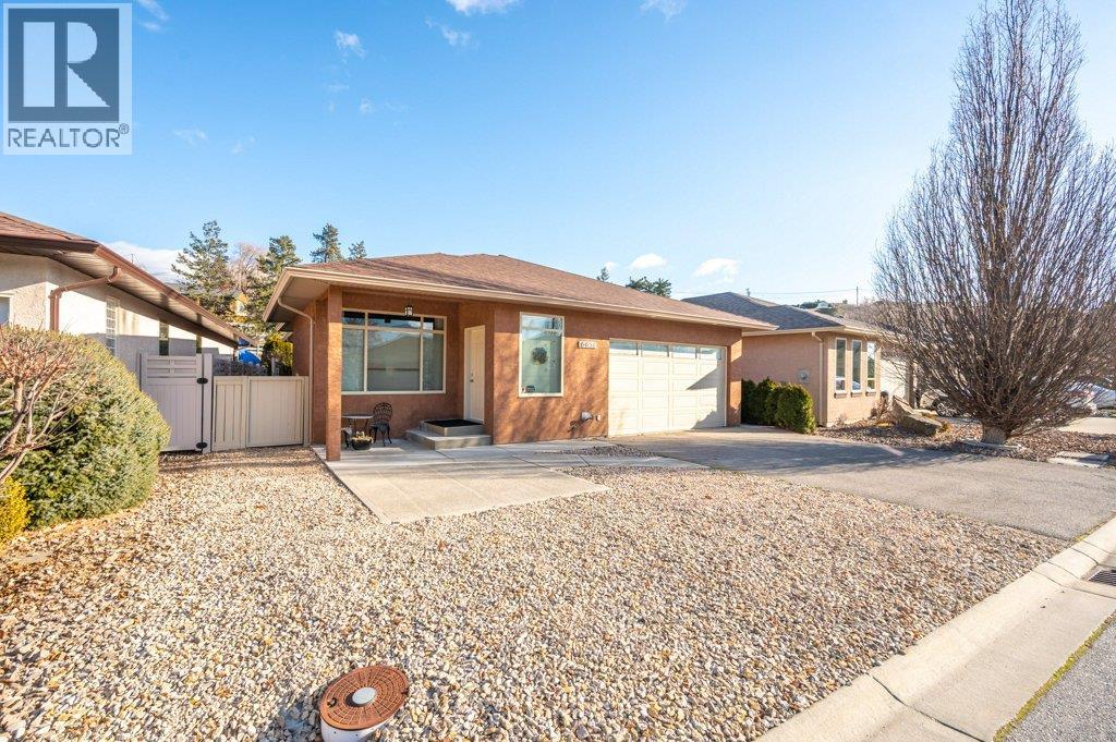 6651 OXBOW Crescent, Oliver