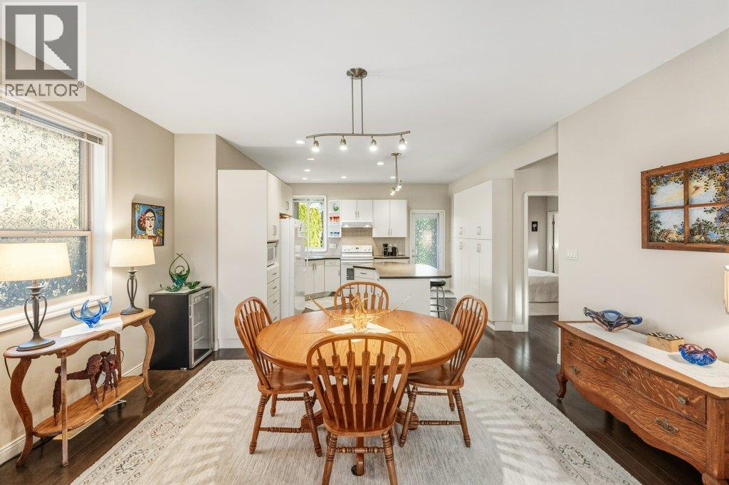 6651 OXBOW Crescent, Oliver