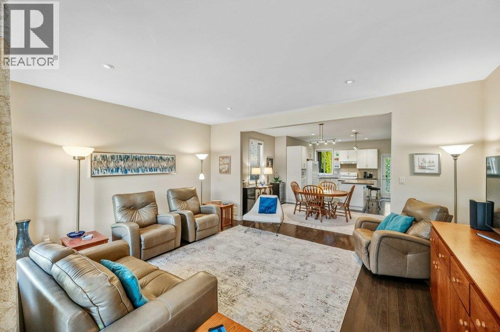 6651 OXBOW Crescent, Oliver