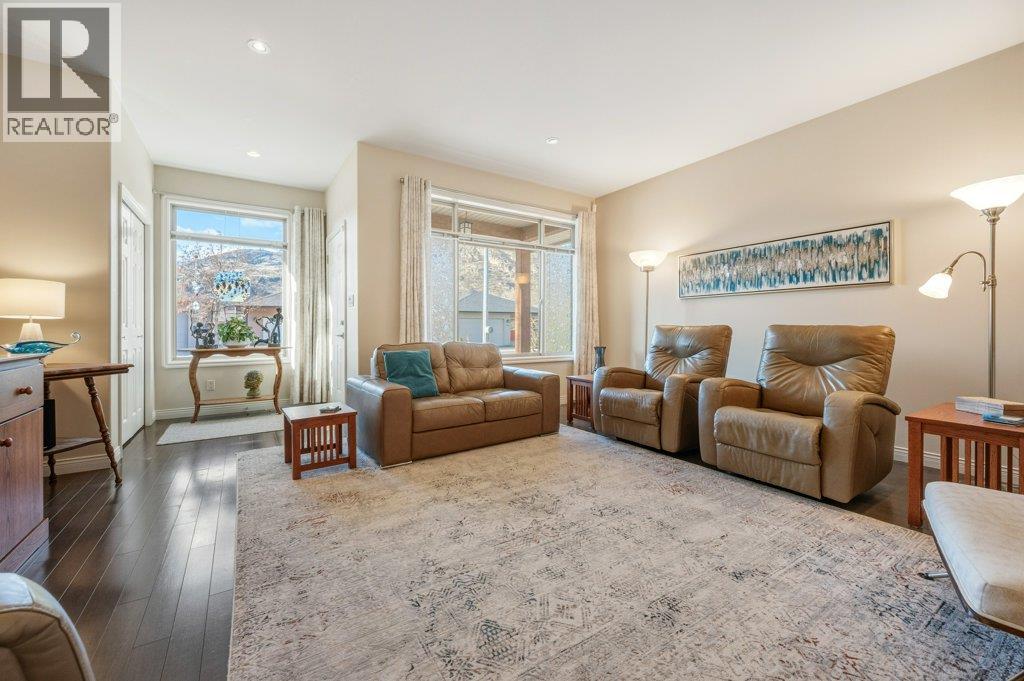 6651 OXBOW Crescent, Oliver