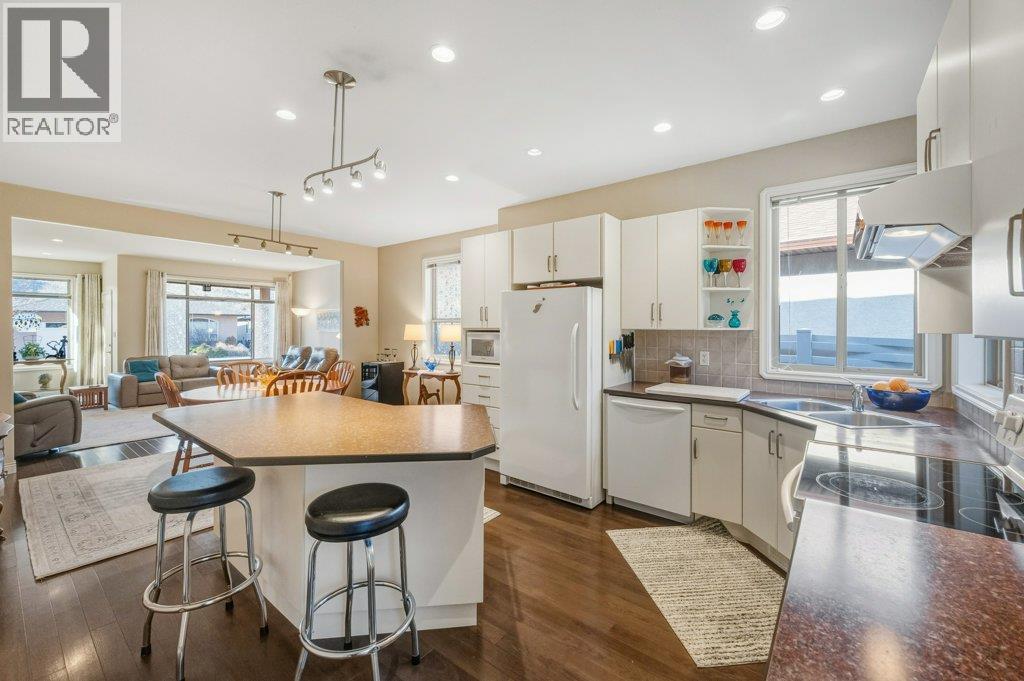 6651 OXBOW Crescent, Oliver