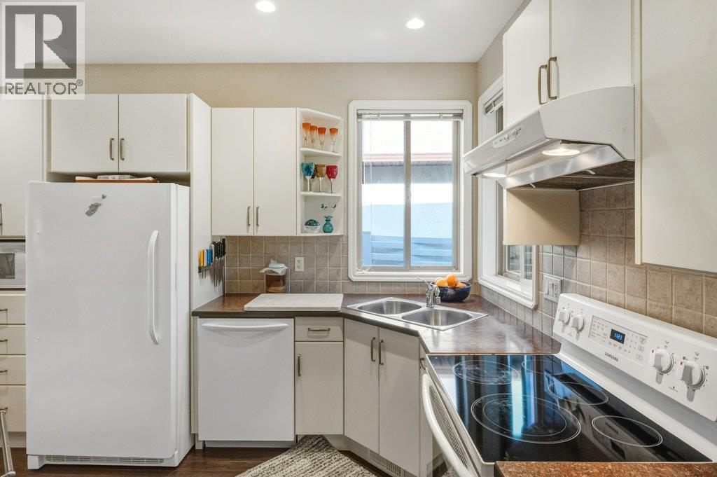 6651 OXBOW Crescent, Oliver