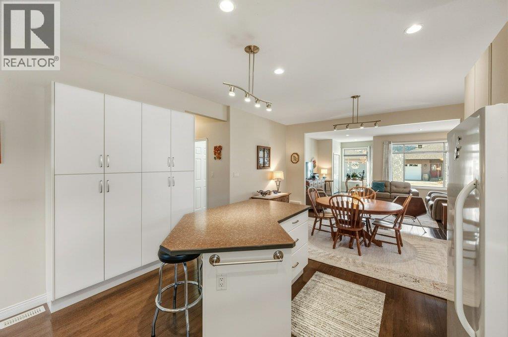 6651 OXBOW Crescent, Oliver