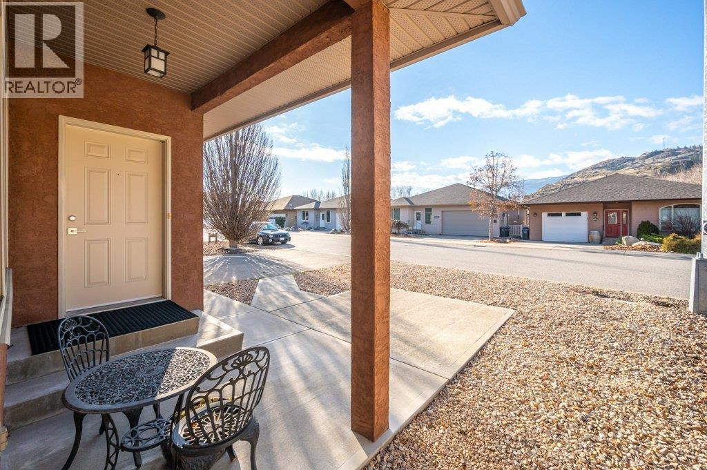 6651 OXBOW Crescent, Oliver