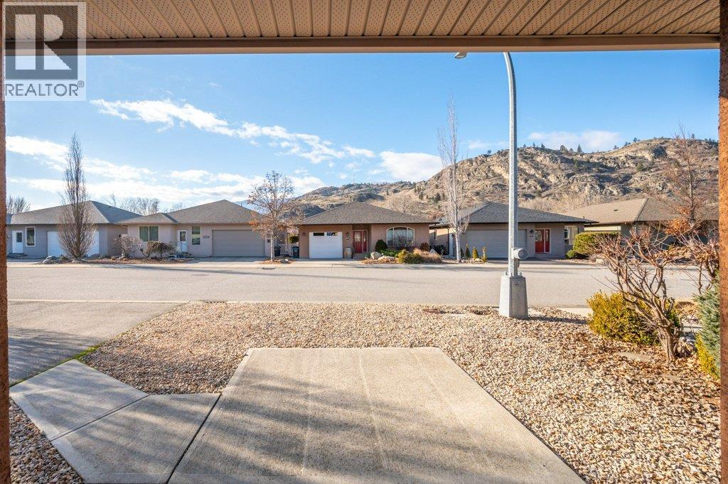 6651 OXBOW Crescent, Oliver