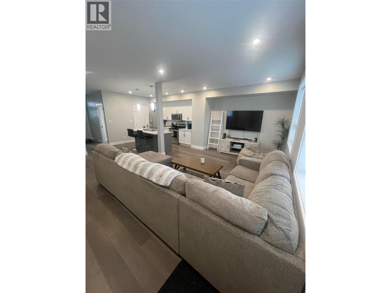 1611 PHILLIPS Street - 5