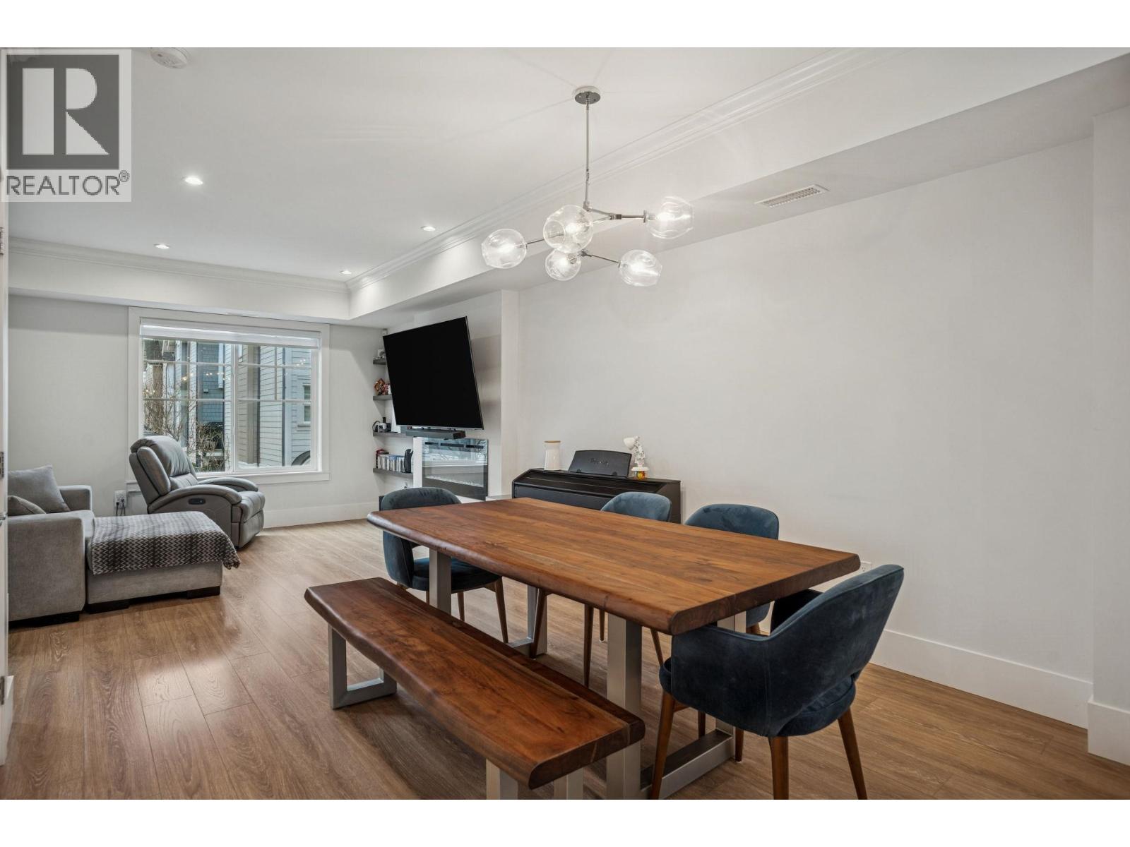 #7-9211 MCKIM Way, Richmond