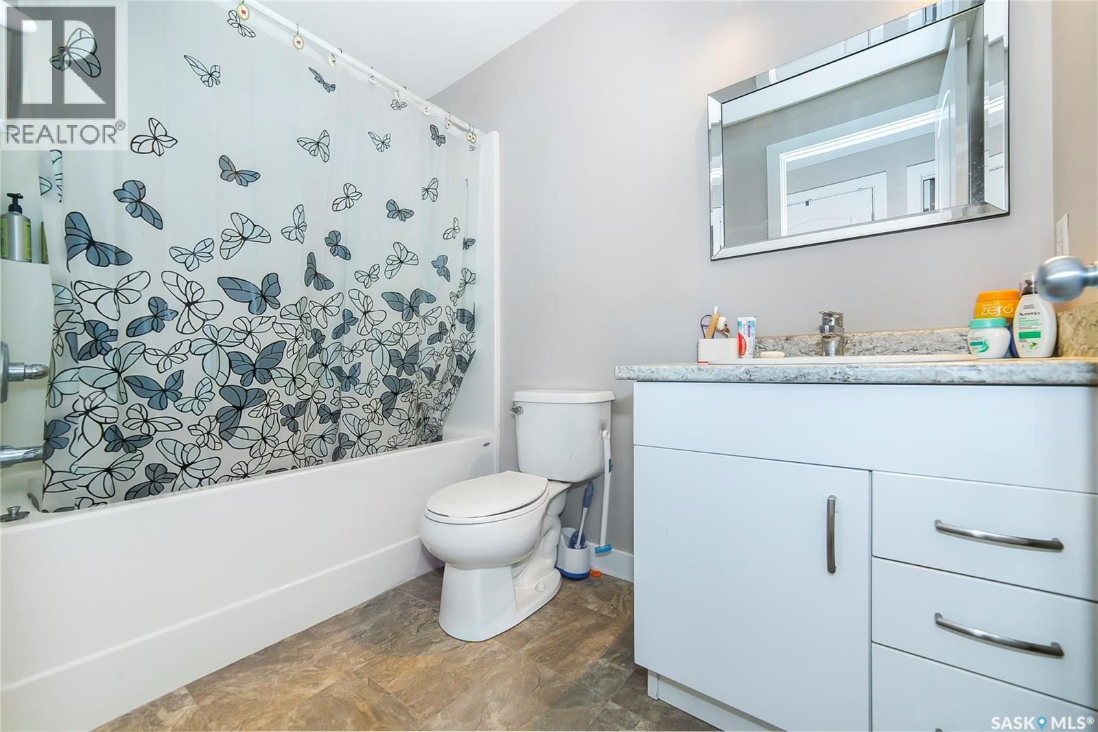 Single Family House 2 Level for Sale in  B AVENUE N Saskatoon 