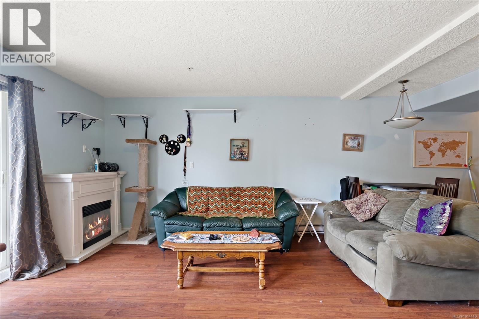 205 885 Ellery Street, Esquimalt