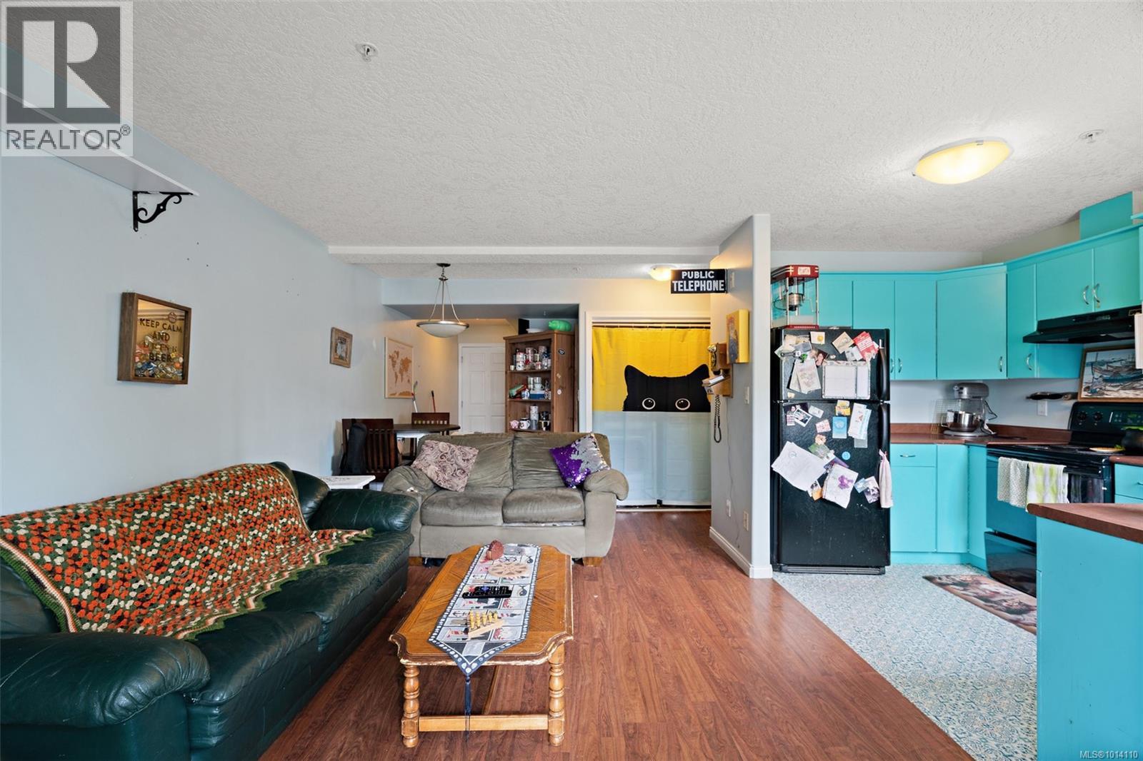 205 885 Ellery Street, Esquimalt