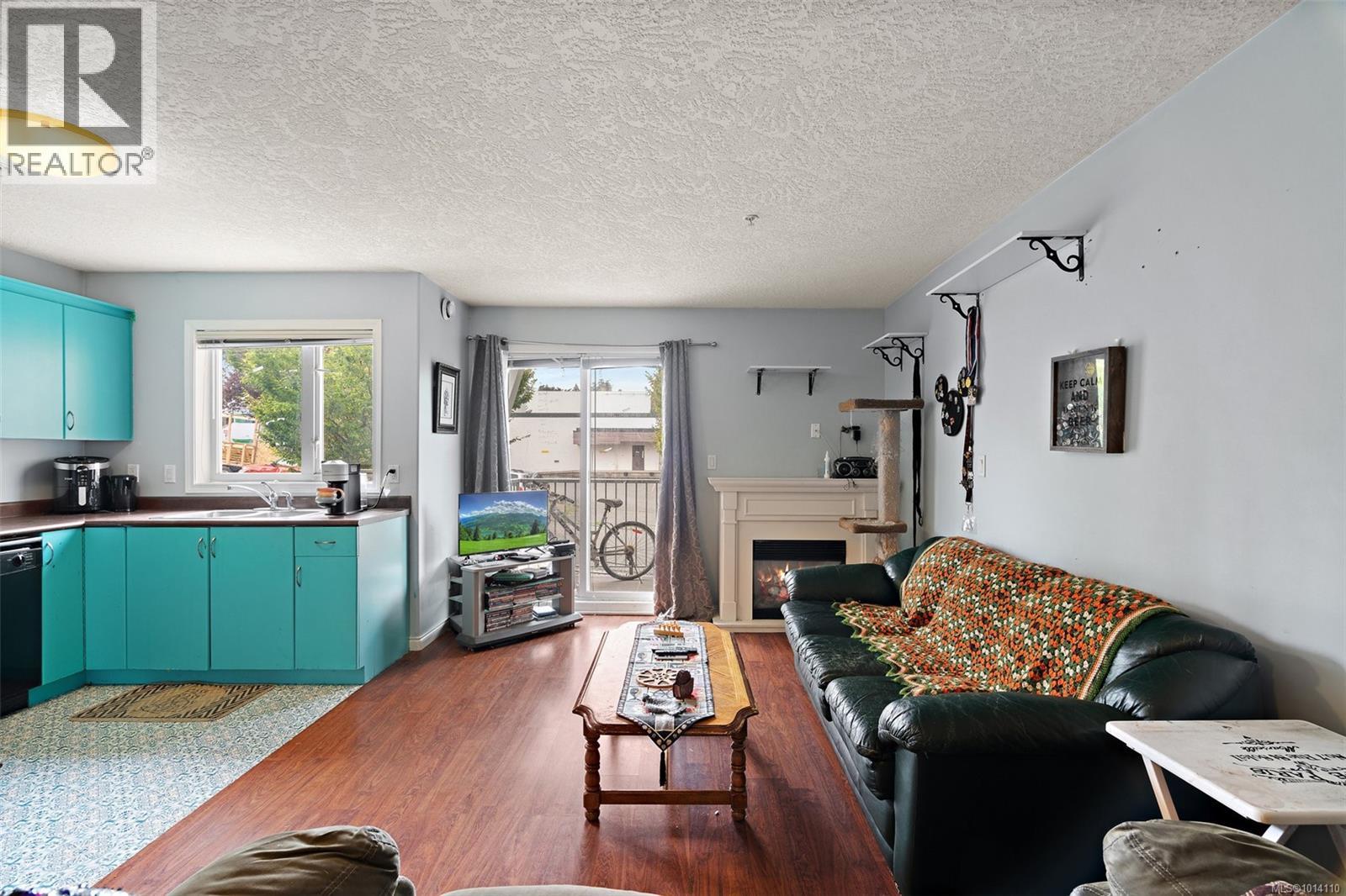 205 885 Ellery Street, Esquimalt