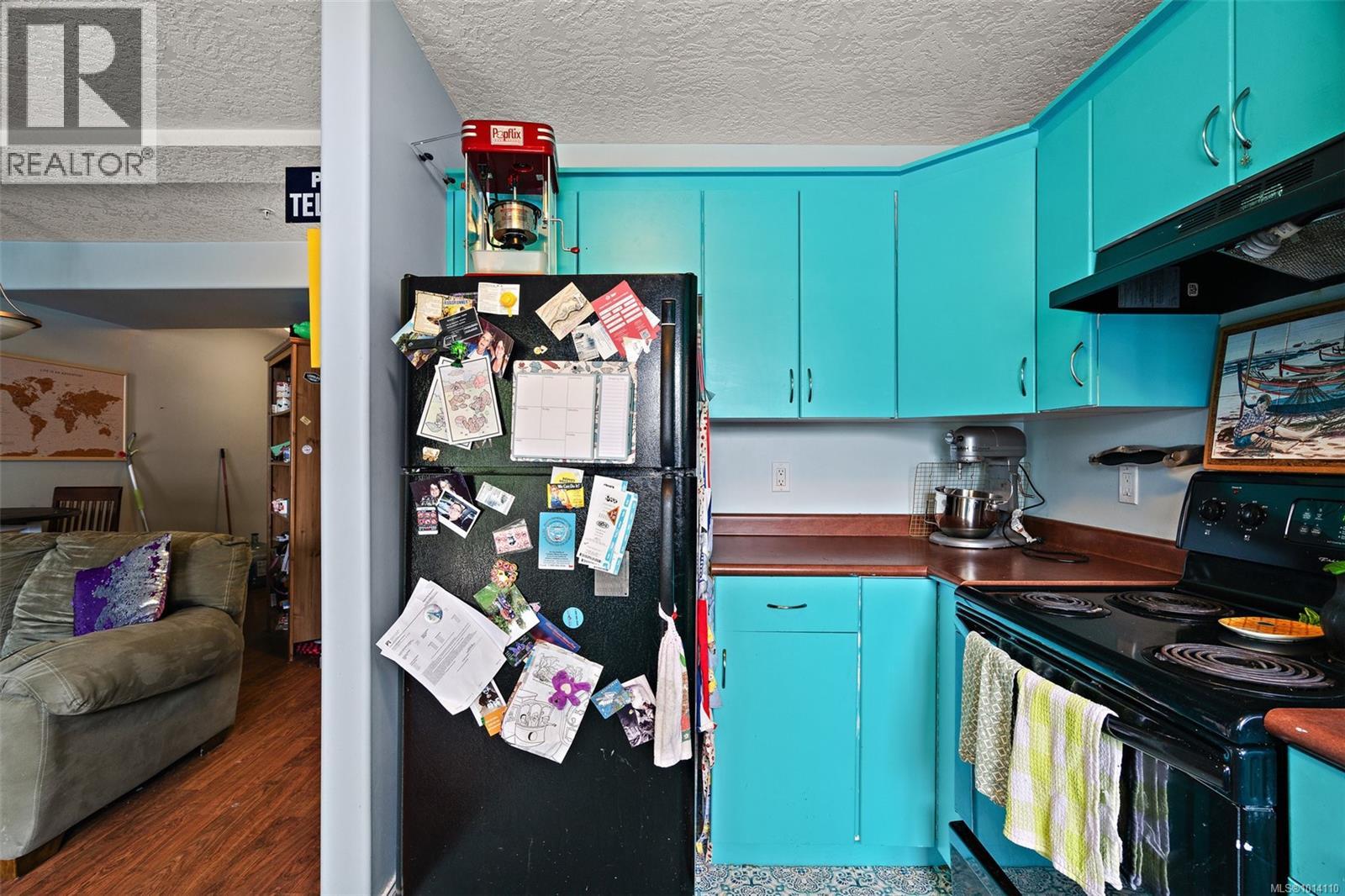 205 885 Ellery Street, Esquimalt