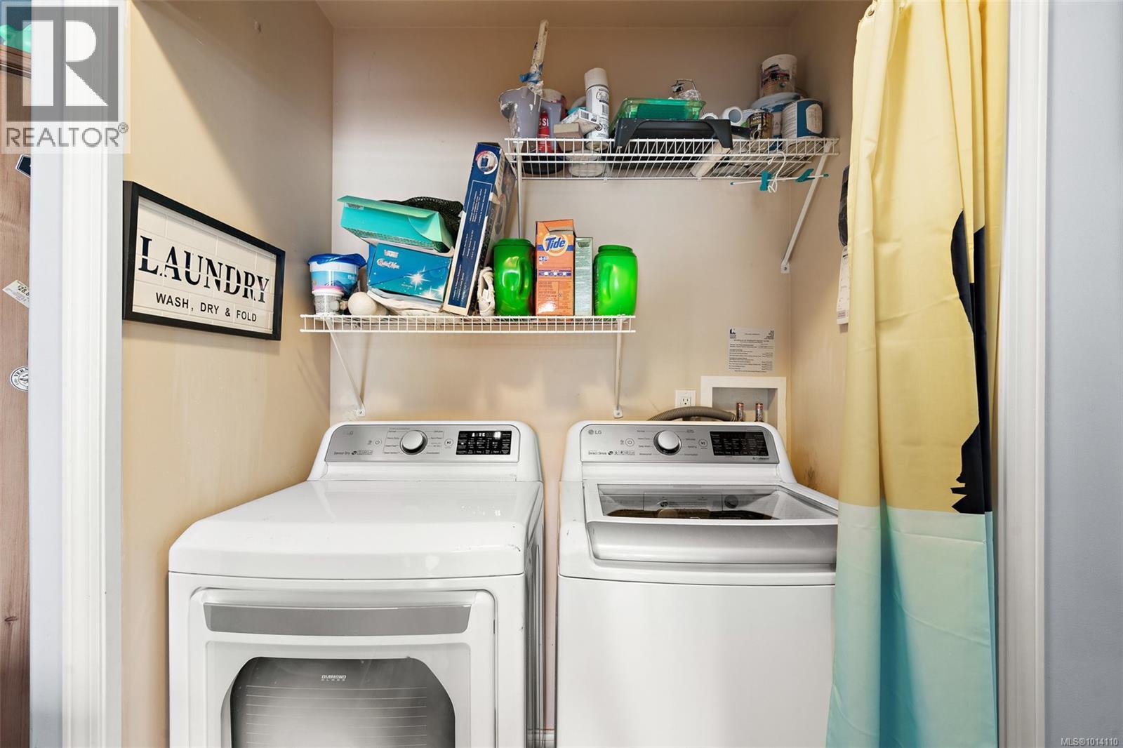 205 885 Ellery Street, Esquimalt