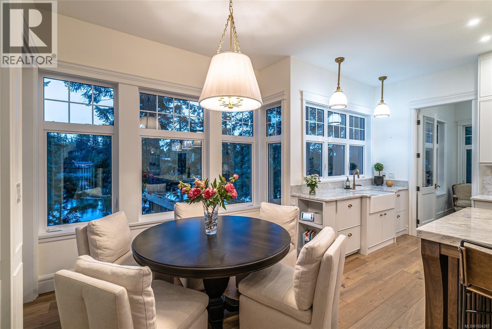 3973 Cove Rd, Ladysmith