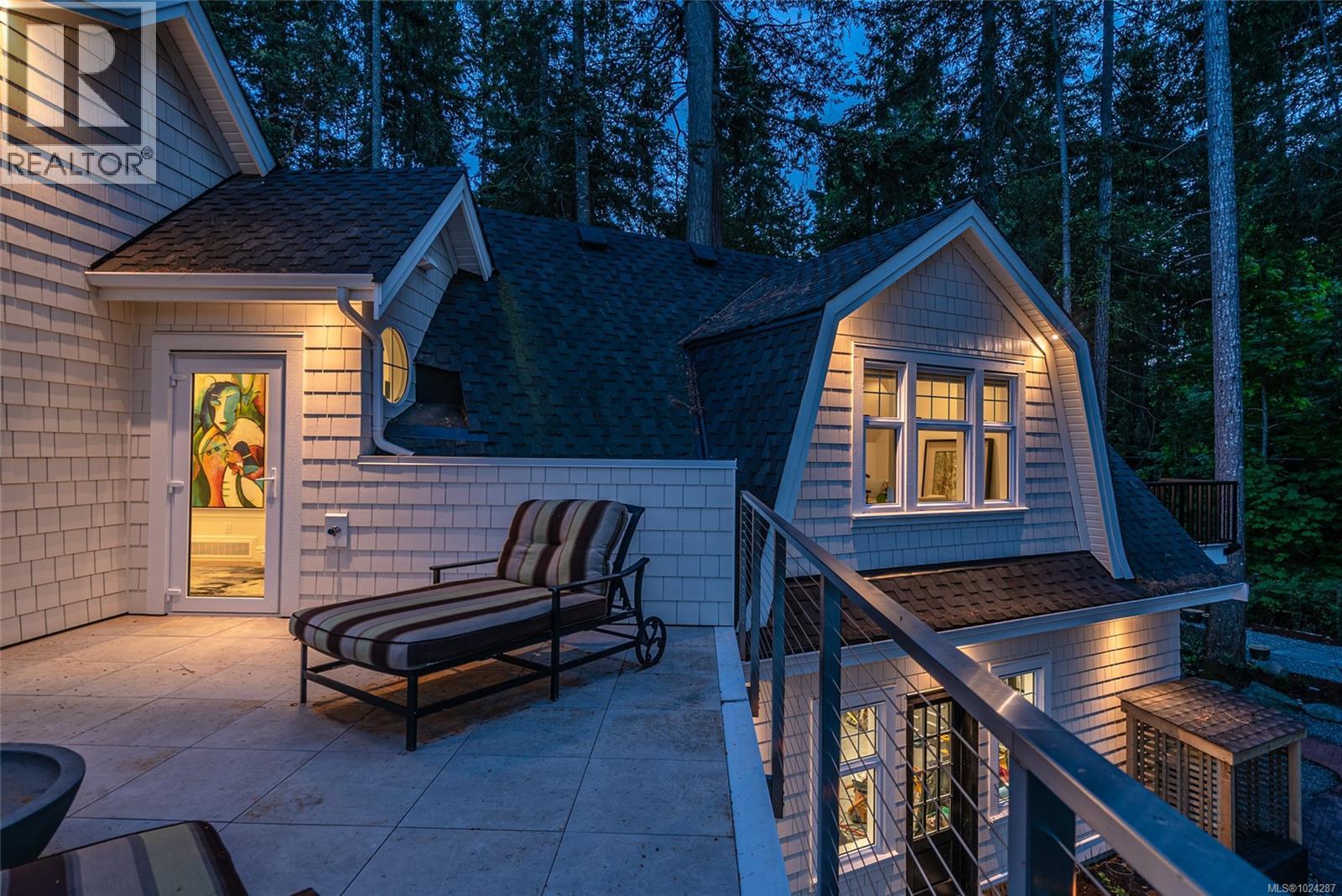 3973 Cove Rd, Ladysmith