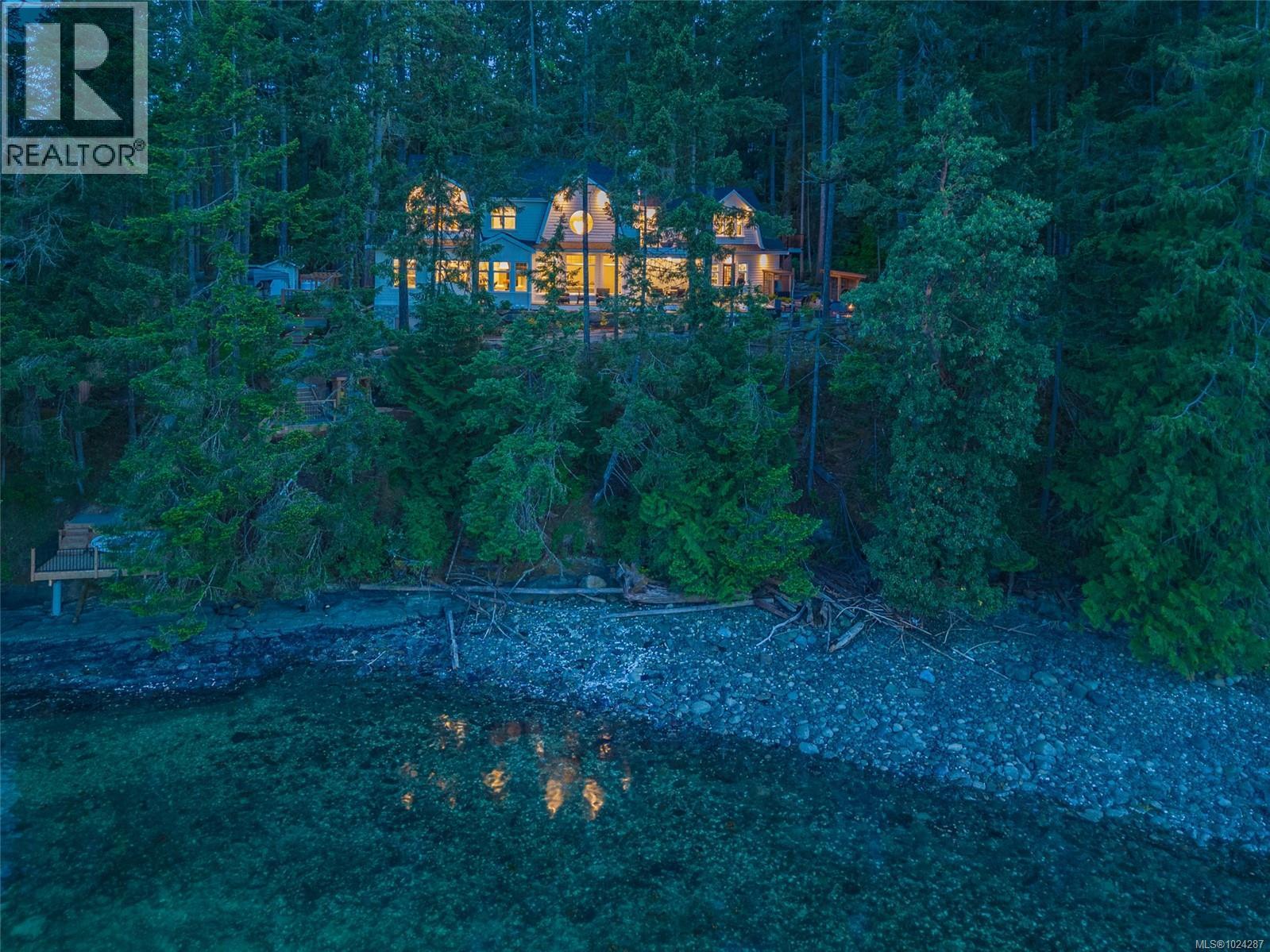 3973 Cove Rd, Ladysmith