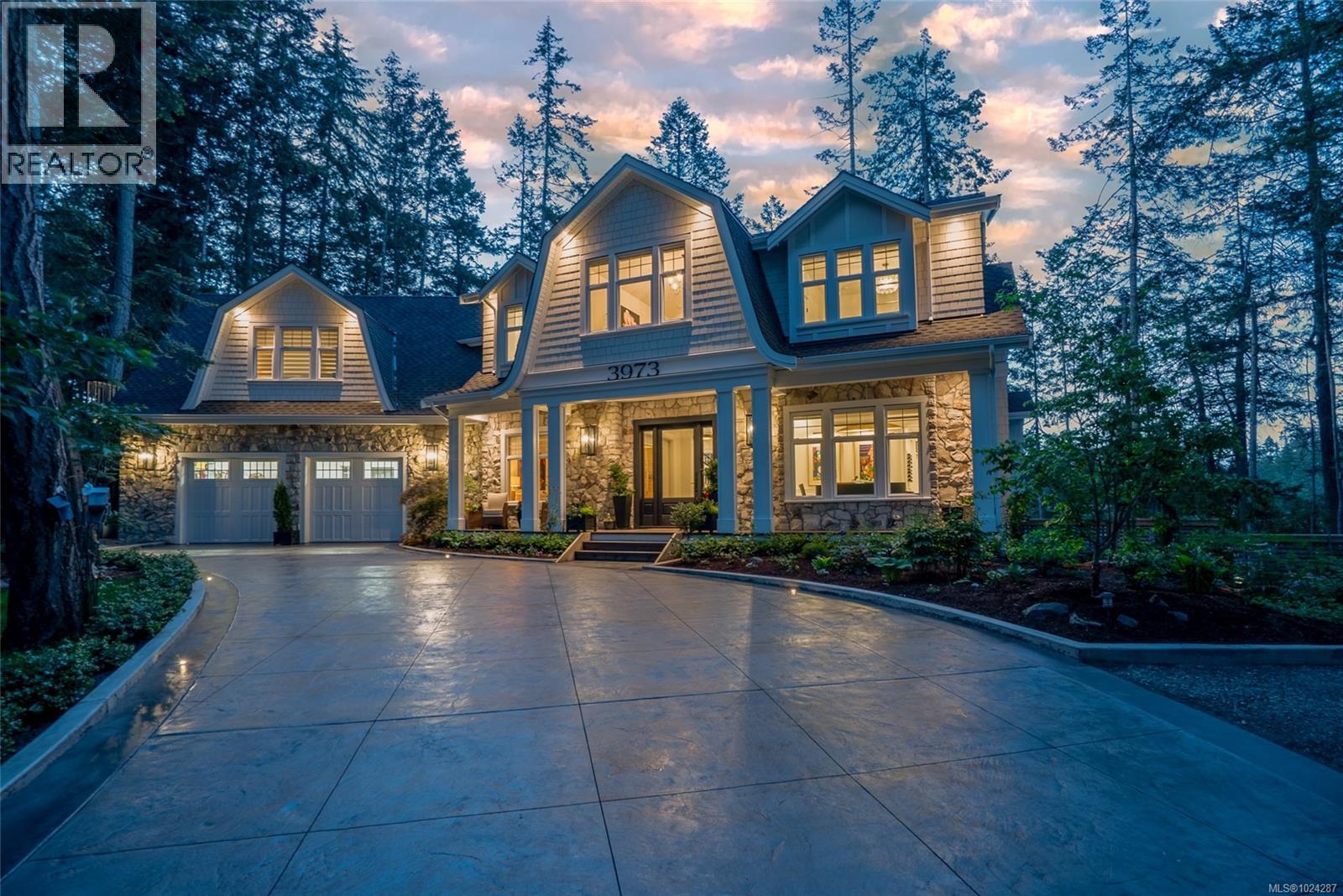 3973 Cove Rd, Ladysmith