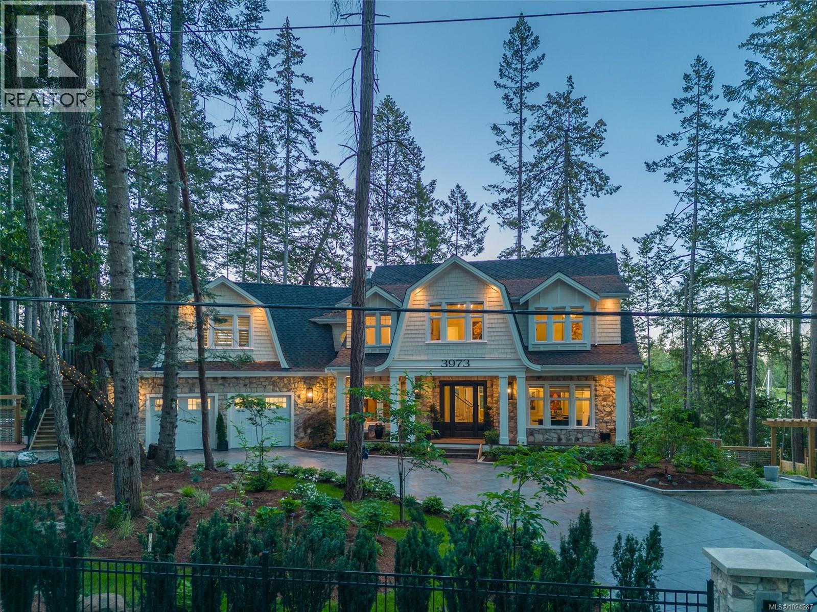 3973 Cove Rd, Ladysmith