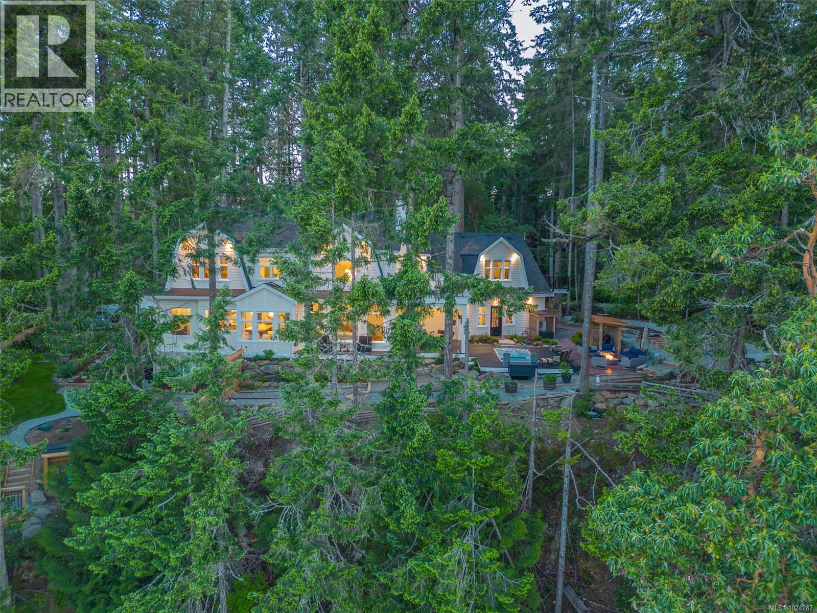 3973 Cove Rd, Ladysmith