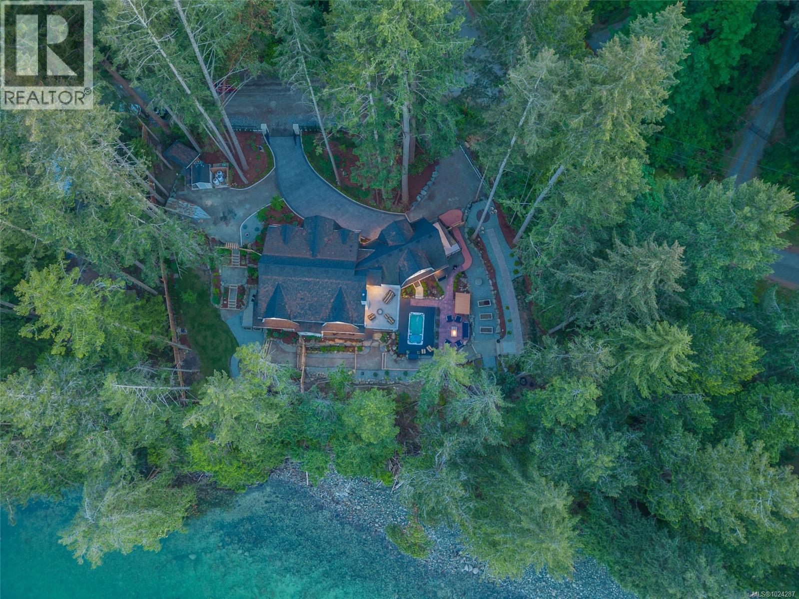 3973 Cove Rd, Ladysmith