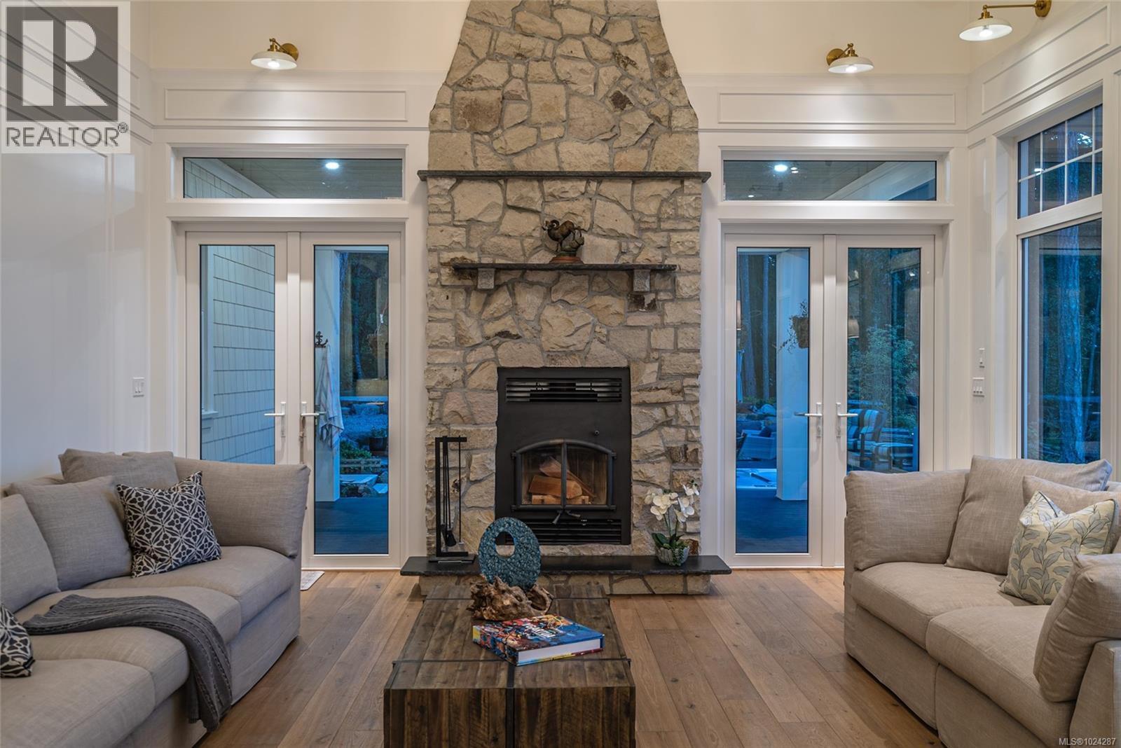 3973 Cove Rd, Ladysmith