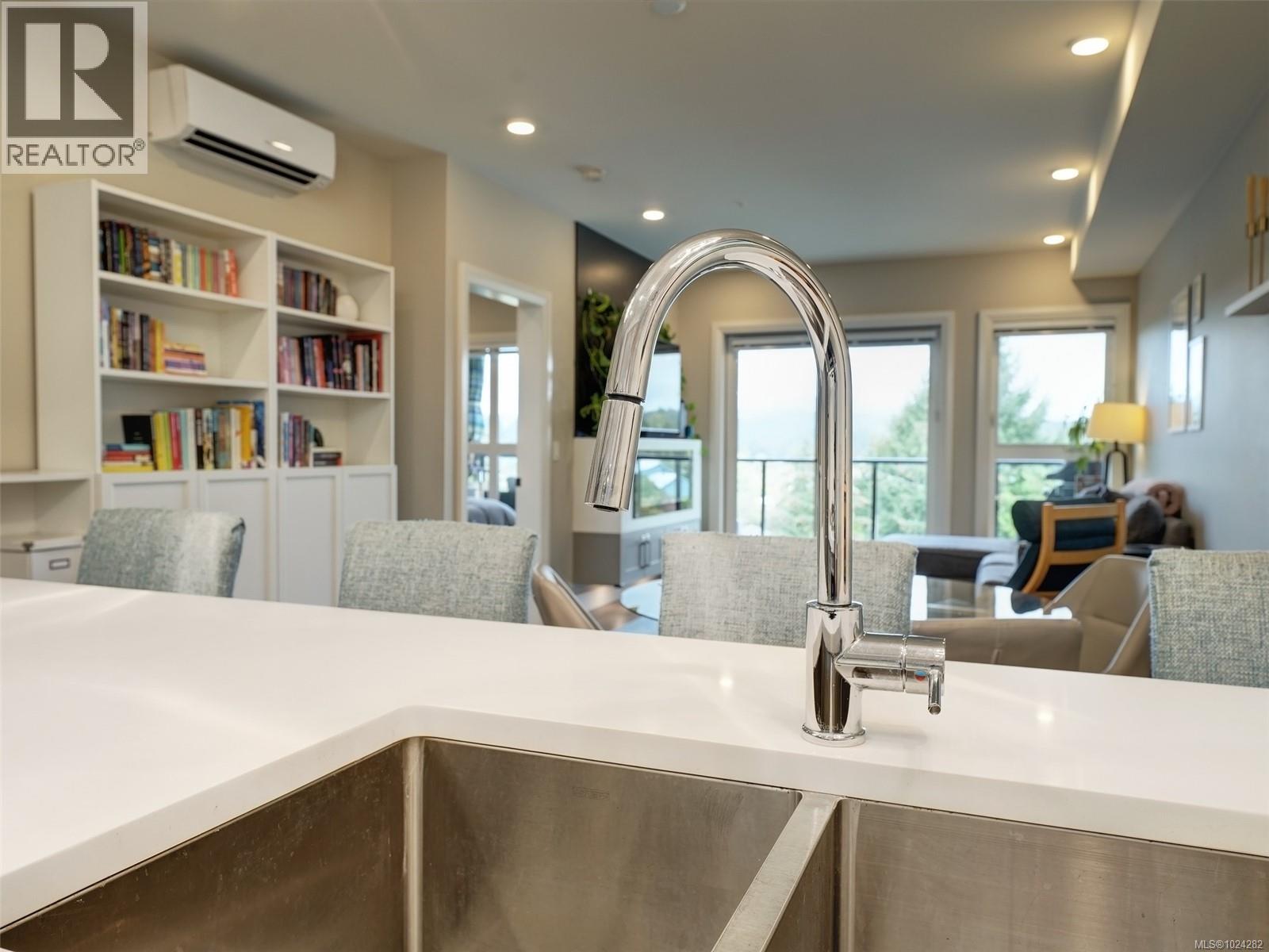 Single Family House for Sale in   Travino Lane Travino Saanich 