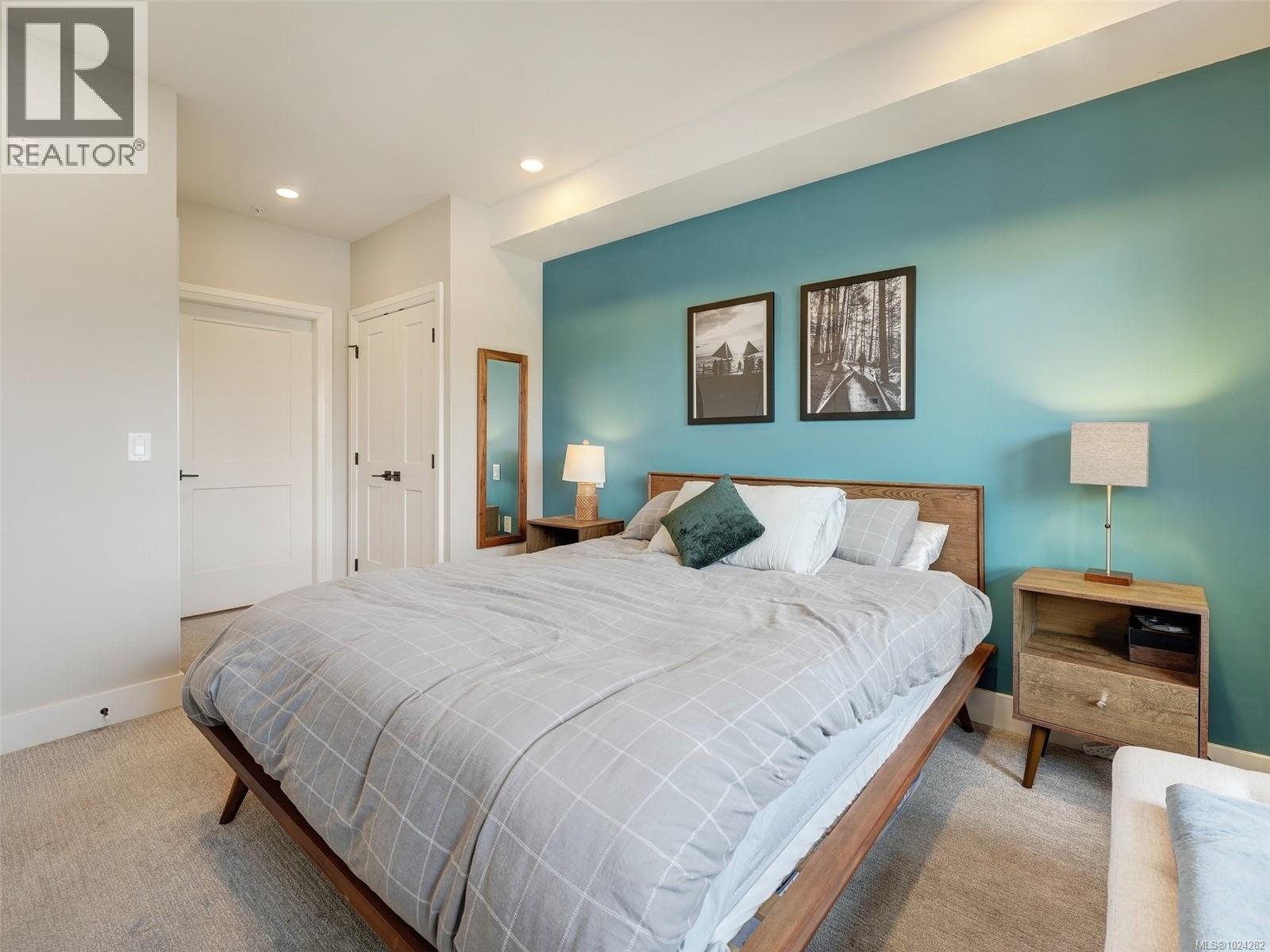 Single Family House for Sale in   Travino Lane Travino Saanich 