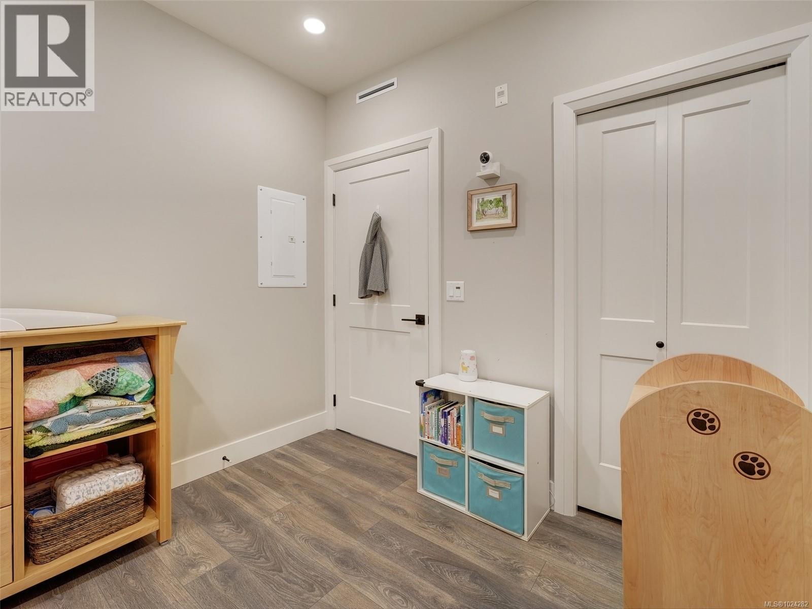 Single Family House for Sale in   Travino Lane Travino Saanich 