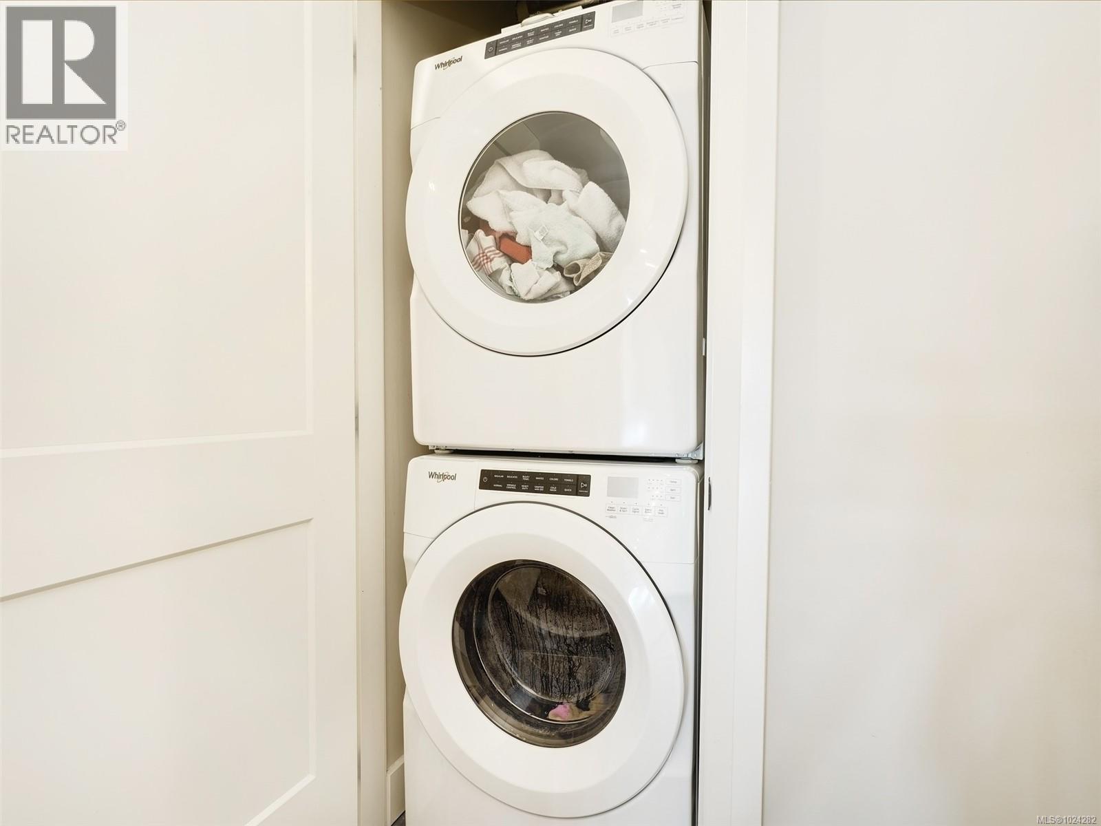 Single Family House for Sale in   Travino Lane Travino Saanich 