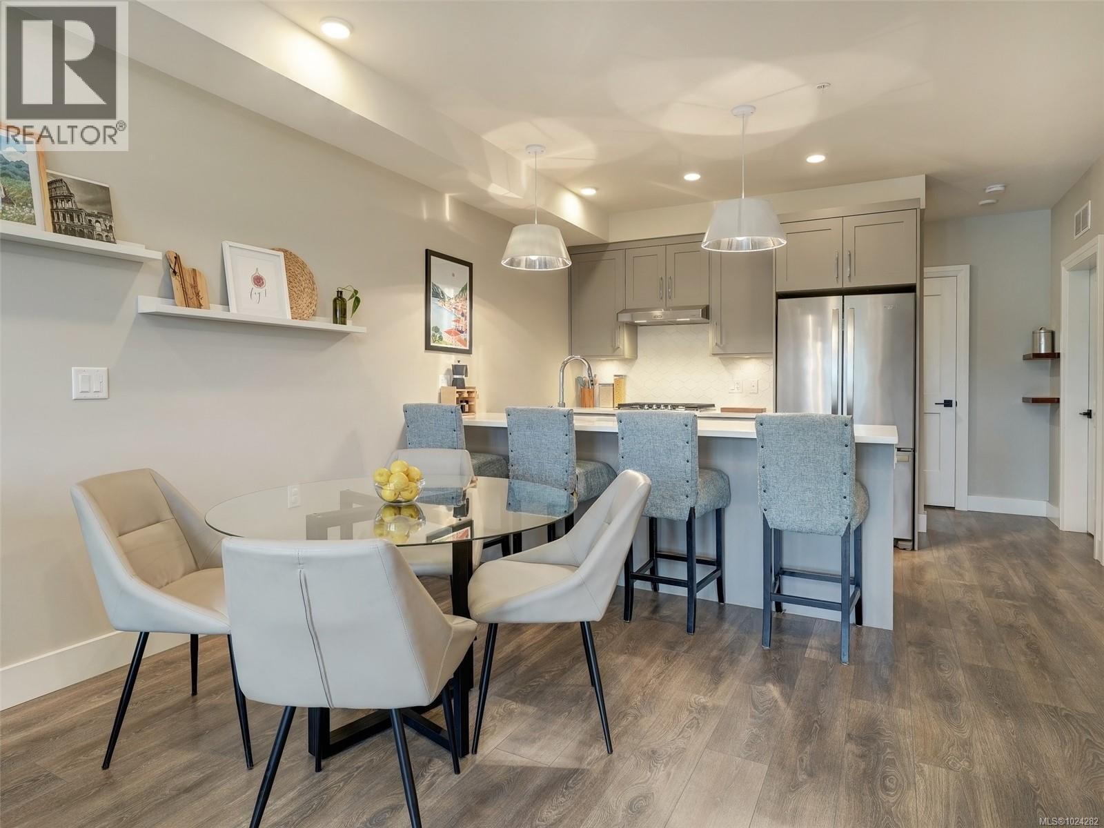 Single Family House for Sale in   Travino Lane Travino Saanich 